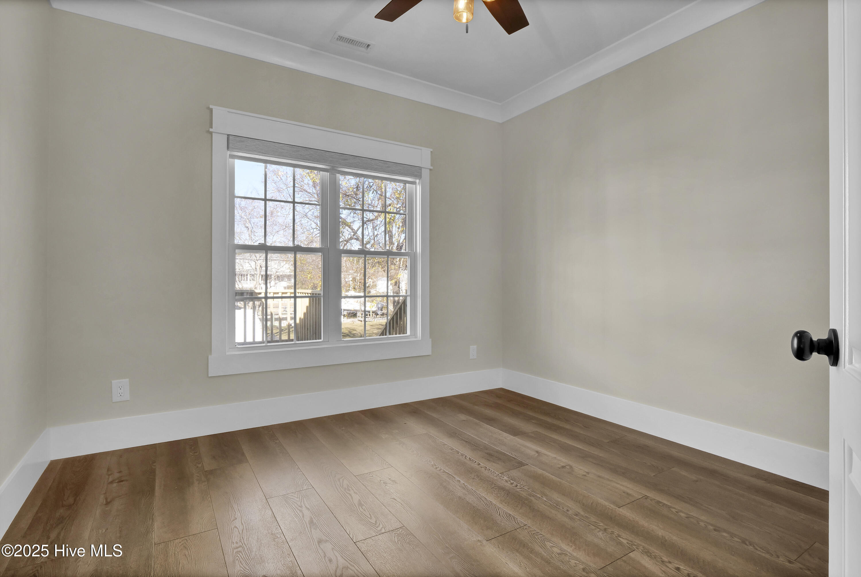 100543040 | Photo 32