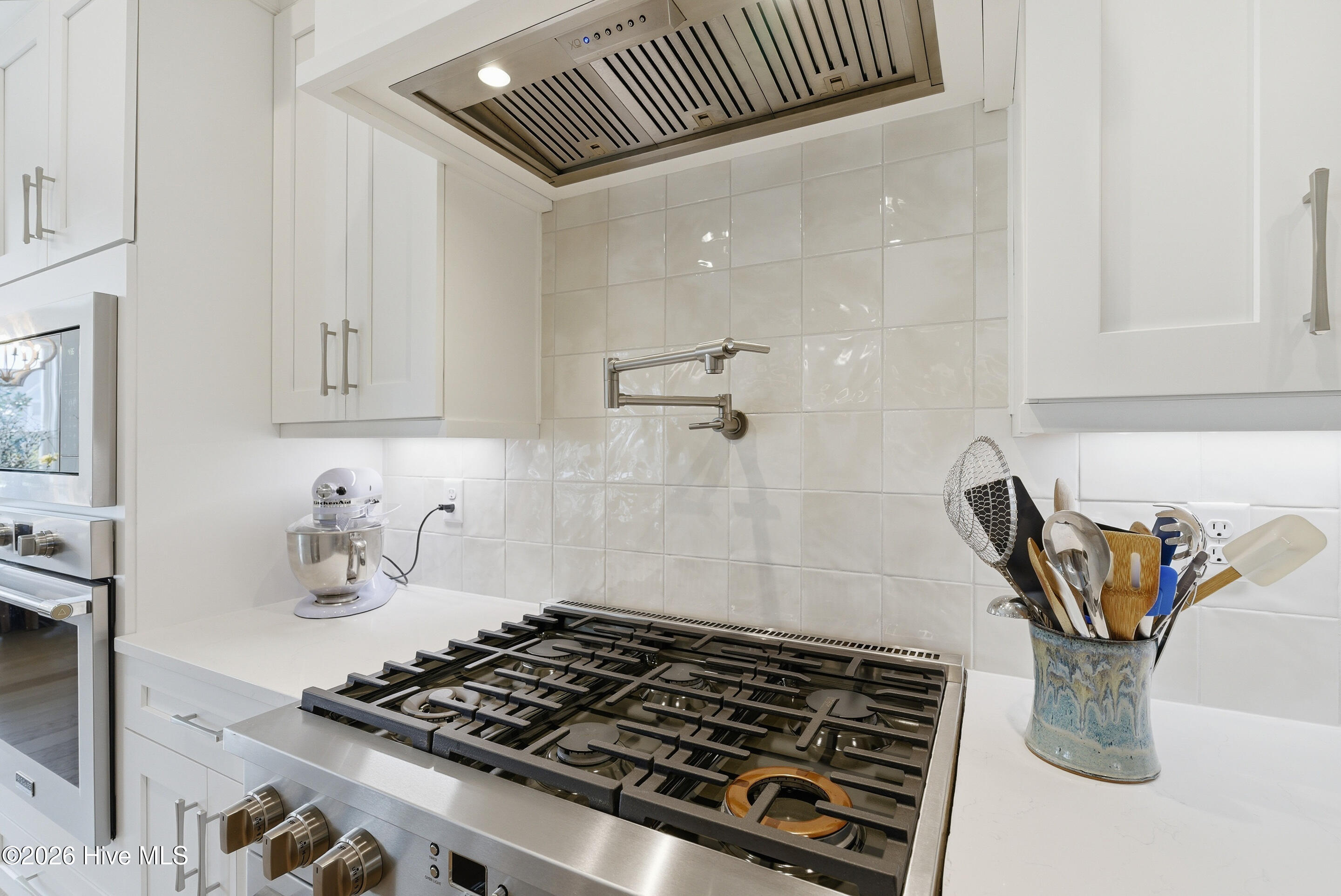 100562941 | Photo 52