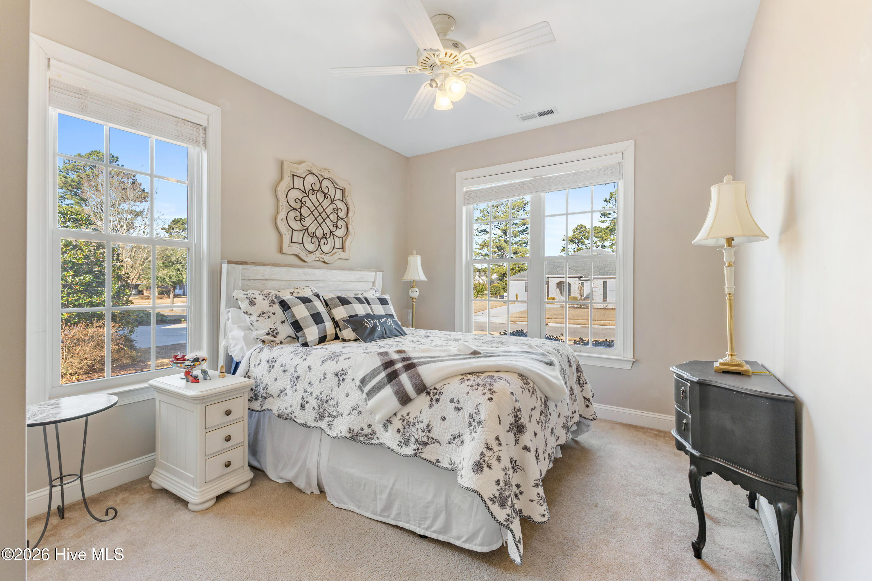 100553841 | Photo 26