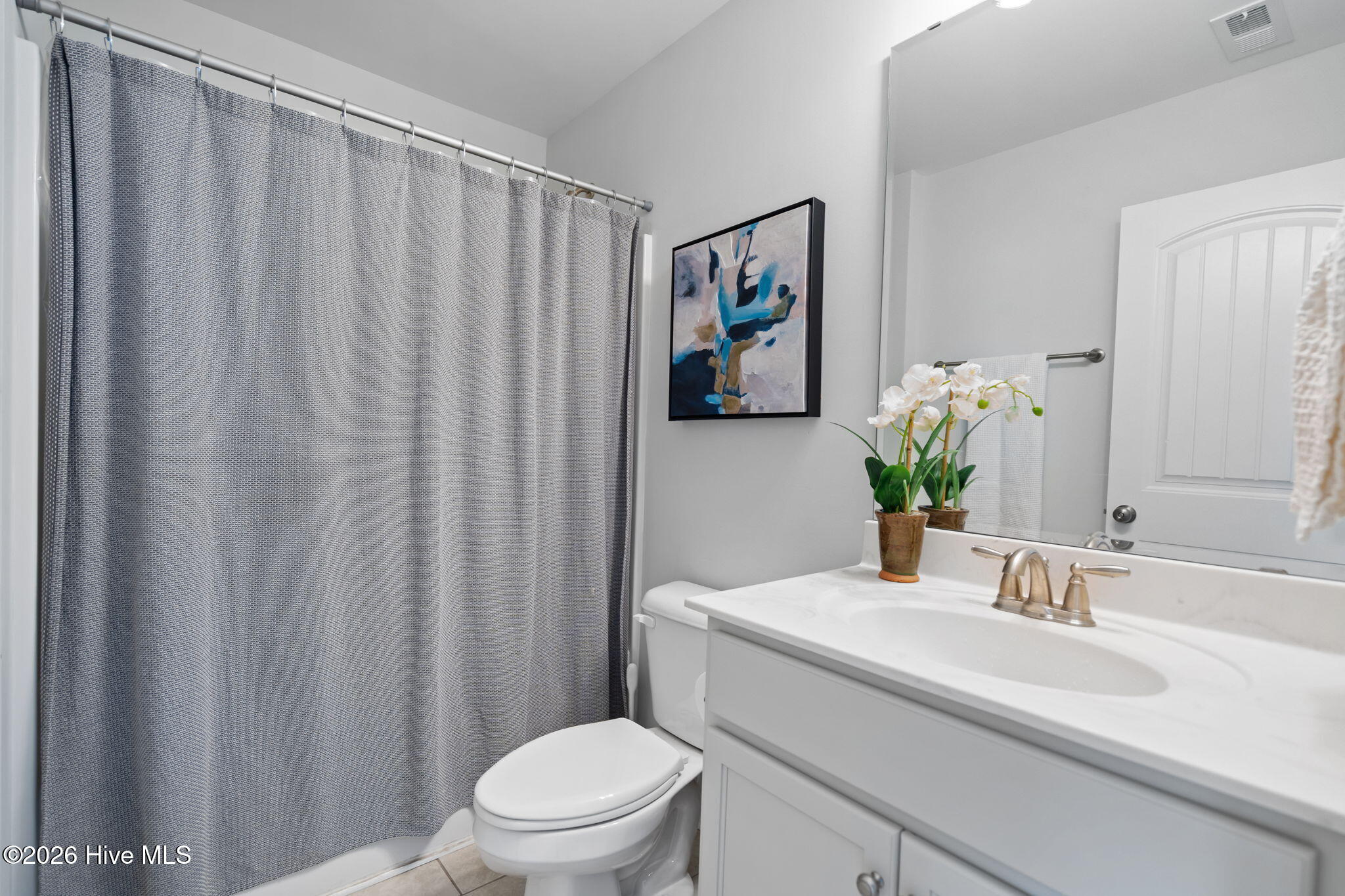 100562615 | Photo 35