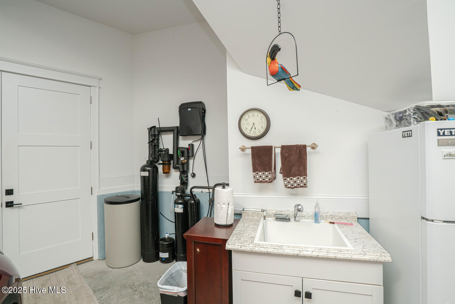 100547698 | Photo 48