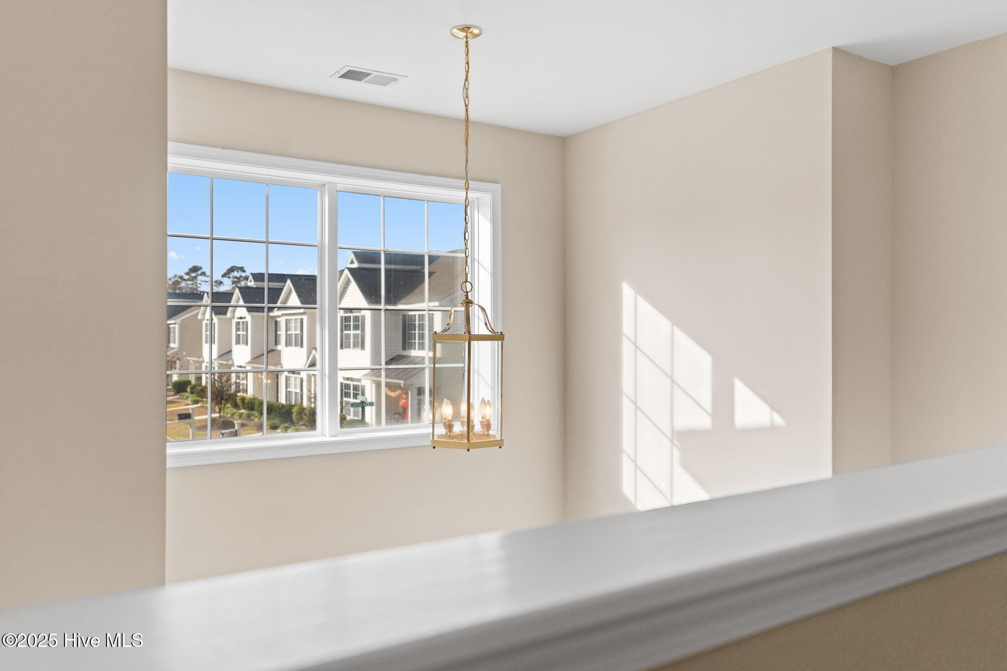 100542570 | Photo 47