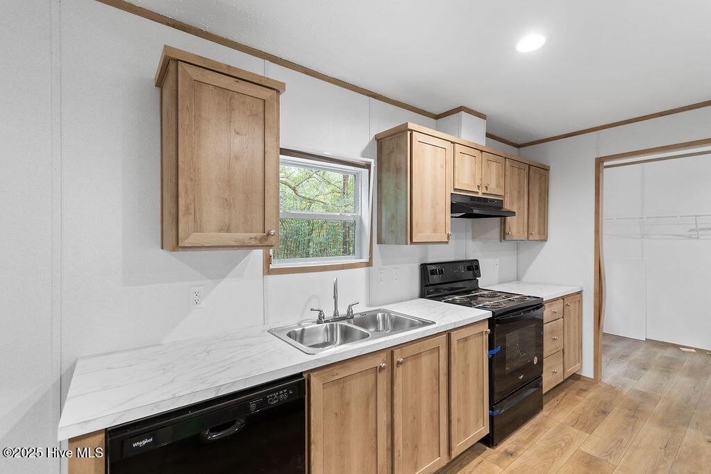 100531173 | Photo 13