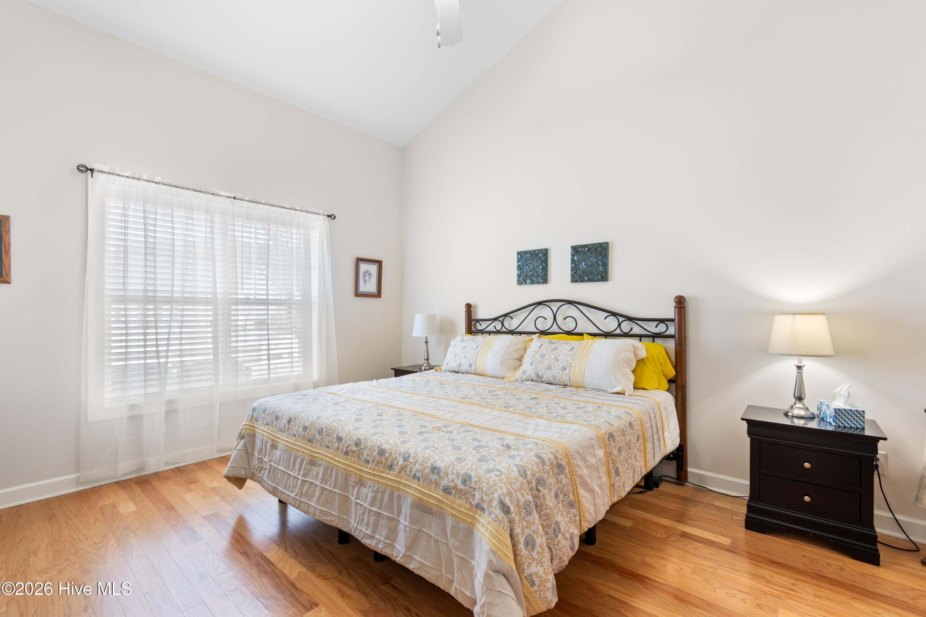 100561934 | Photo 20