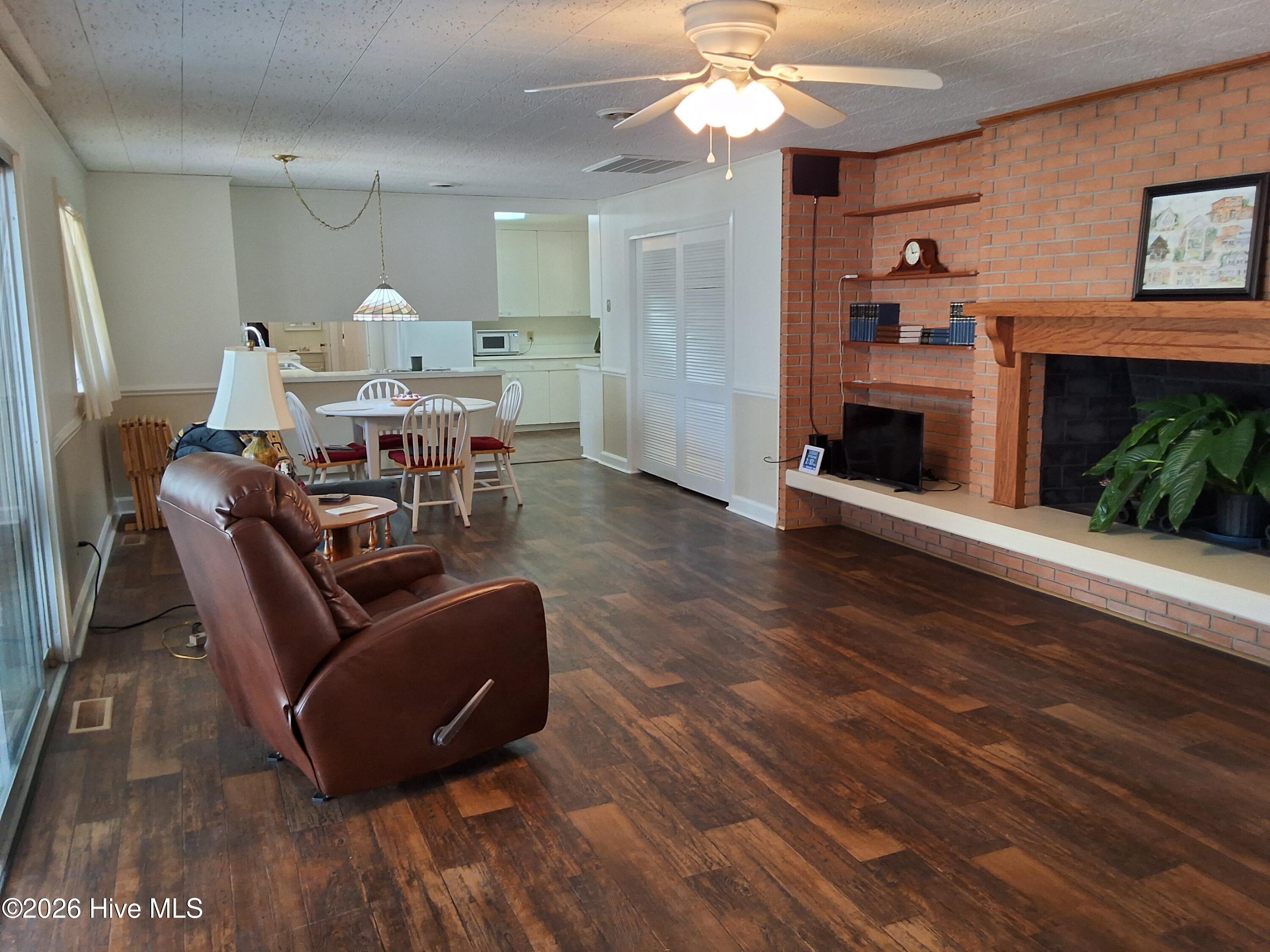 100554569 | Photo 26