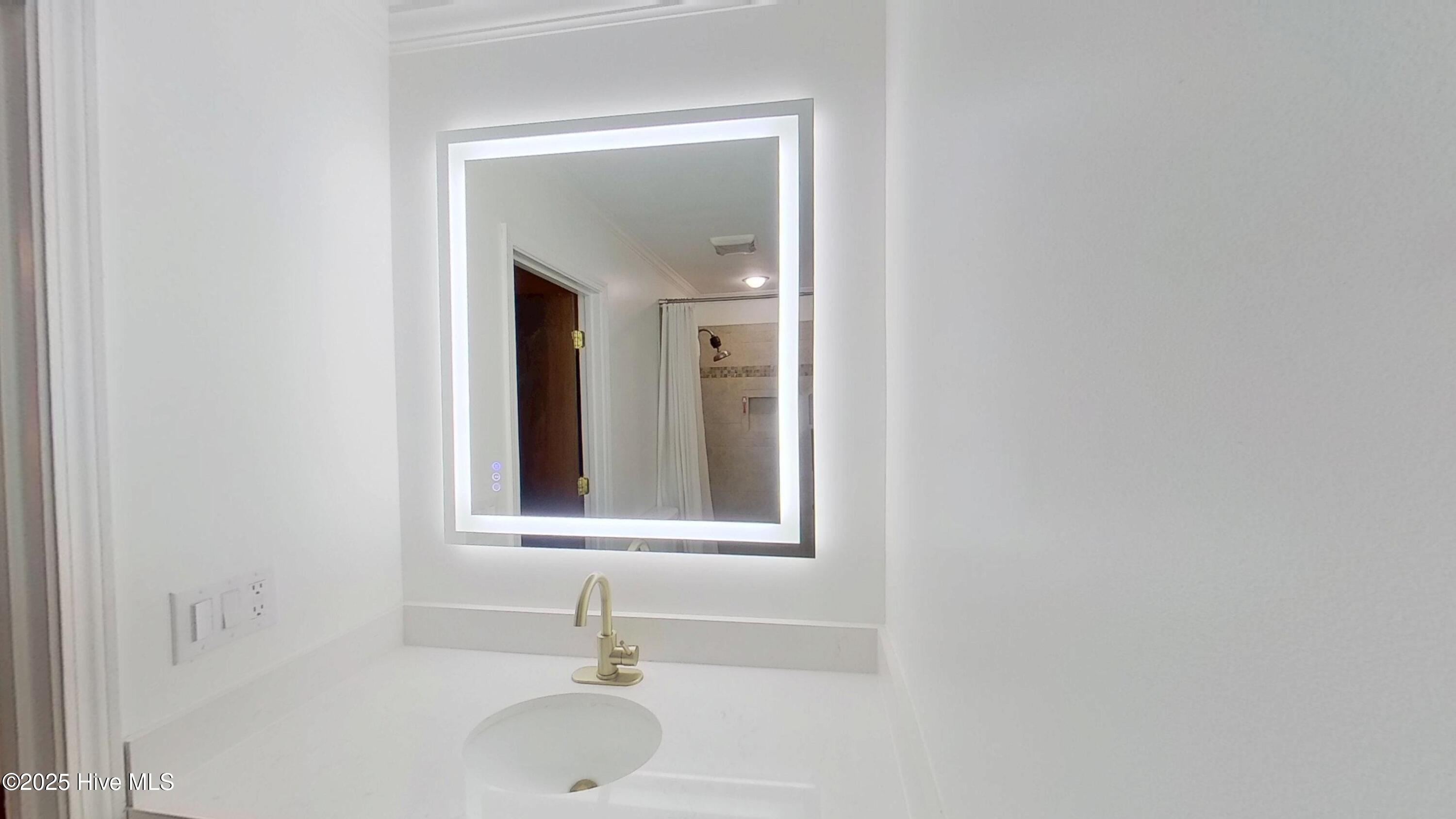 100544095 | Photo 30