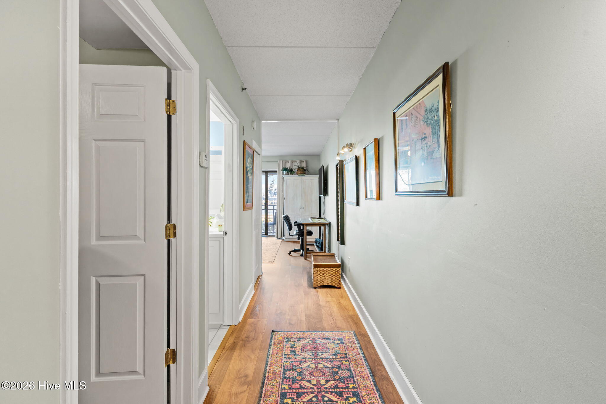 100560150 | Photo 12