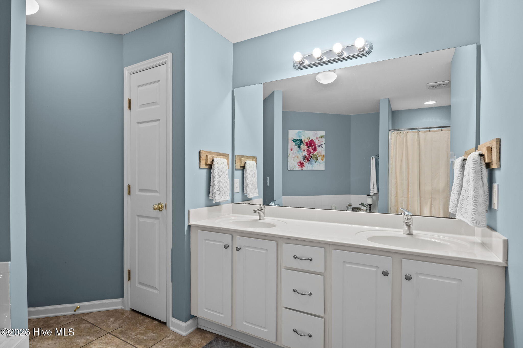 2420 King Richard Court UNIT H, Greenville, NC, 27858