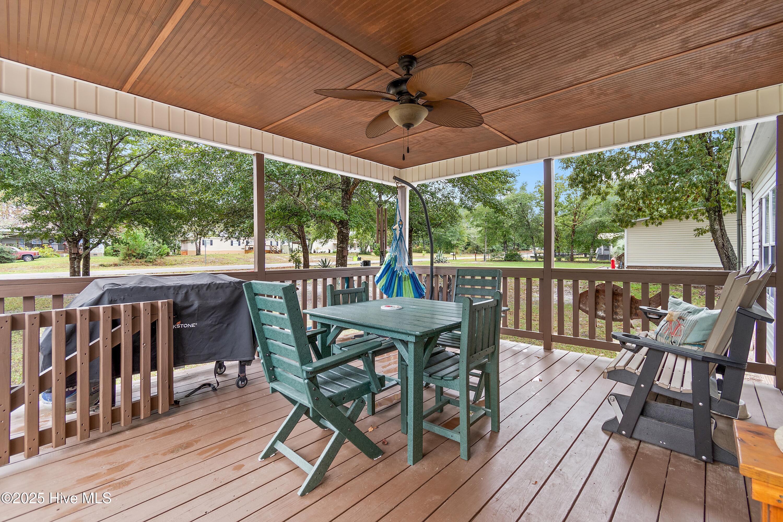 100570016 | Photo 13