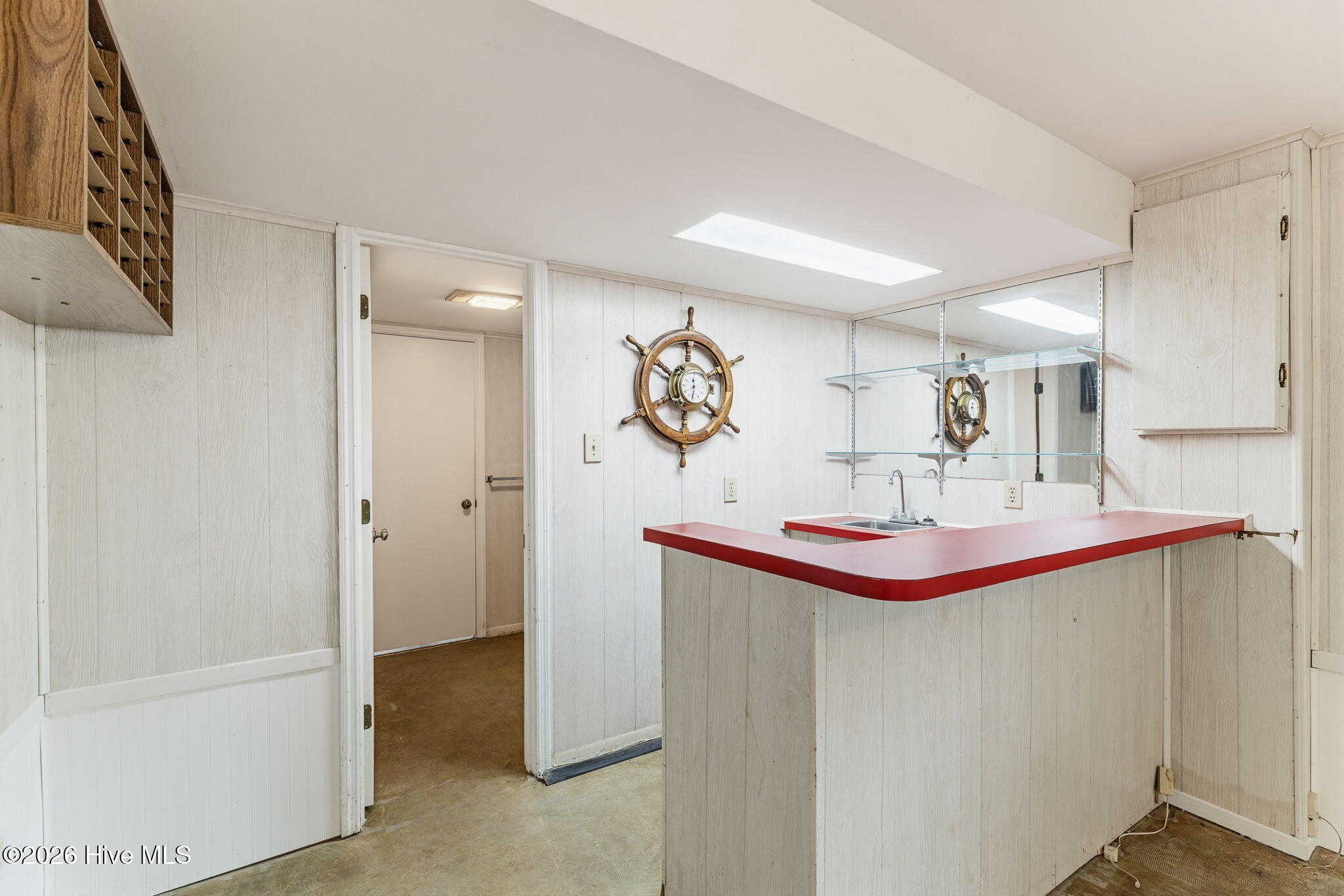 100565875 | Photo 46