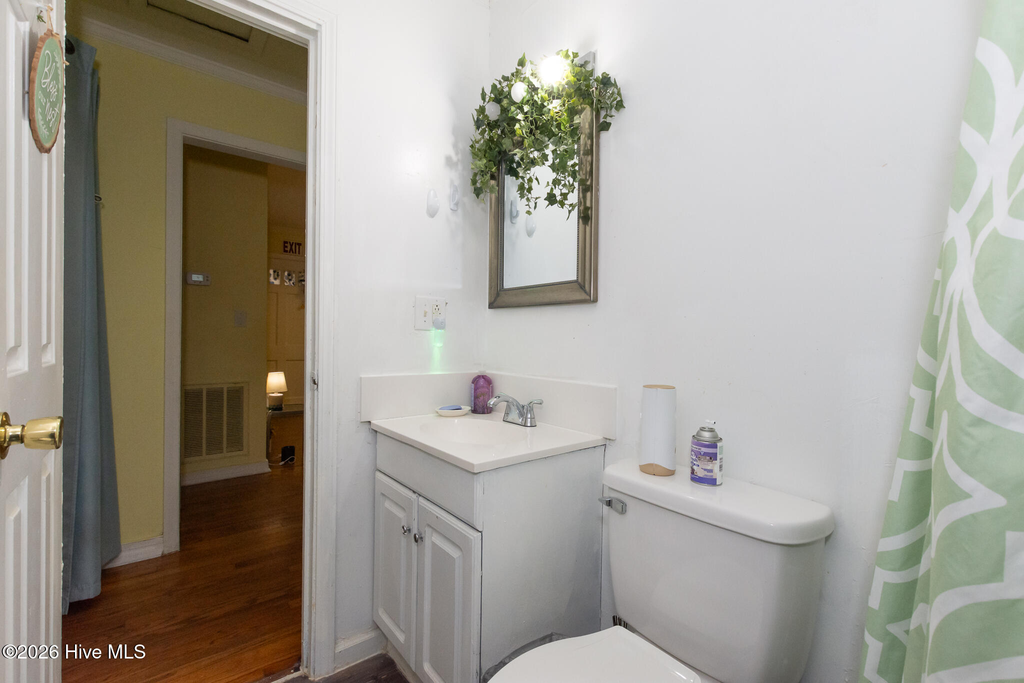 100549393 | Photo 24