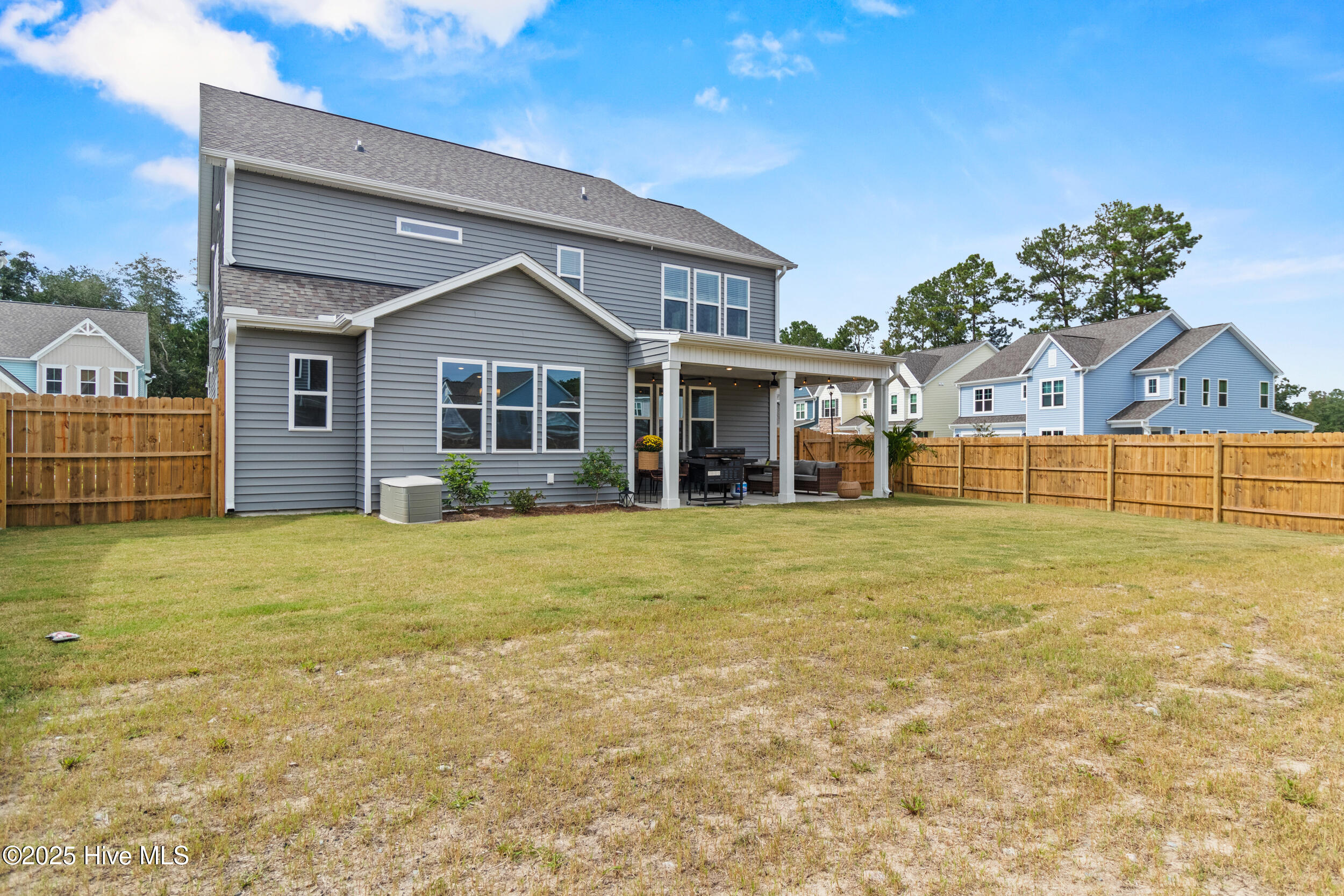 100563734 | Photo 42