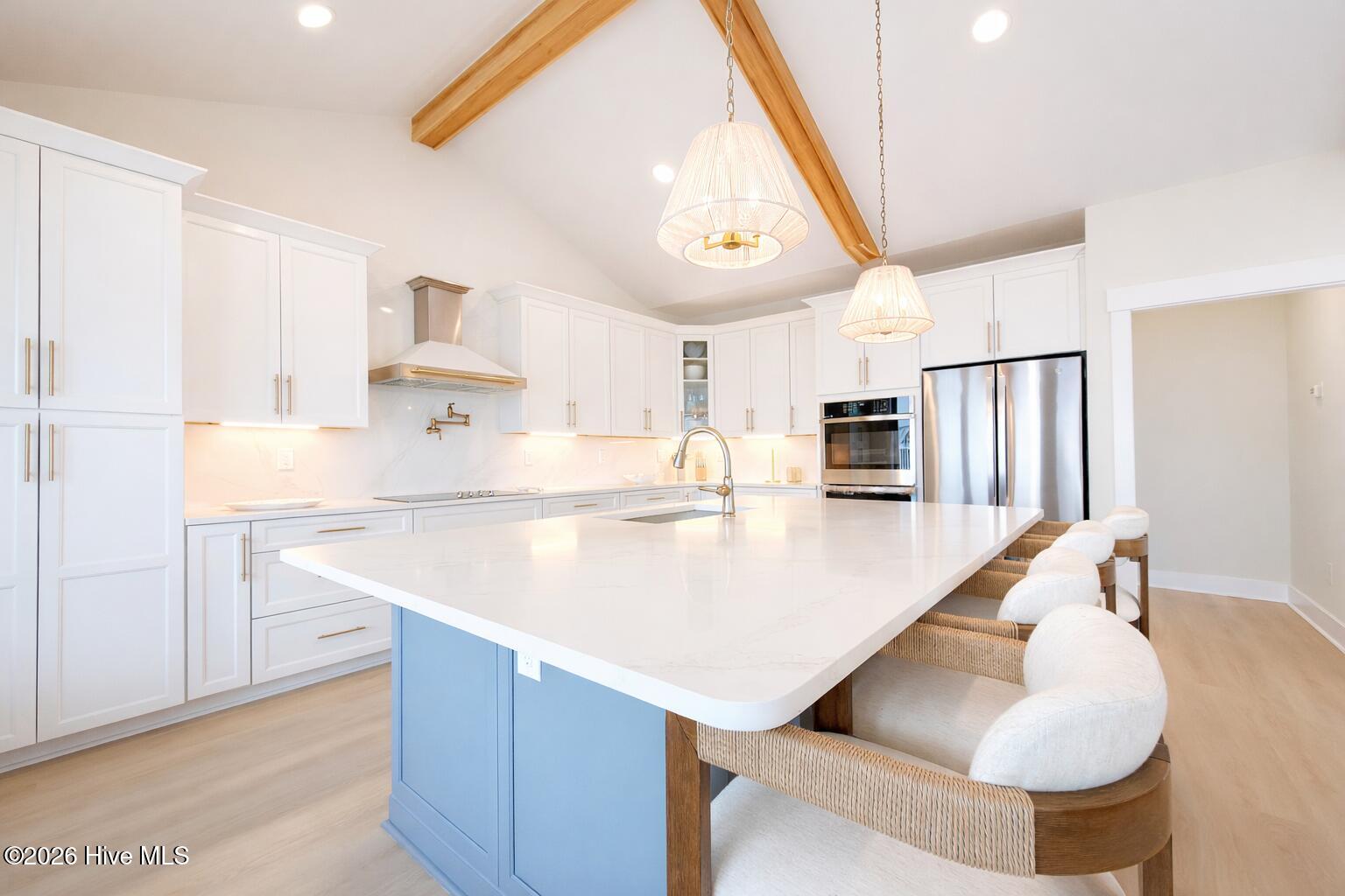 100542941 | Photo 12