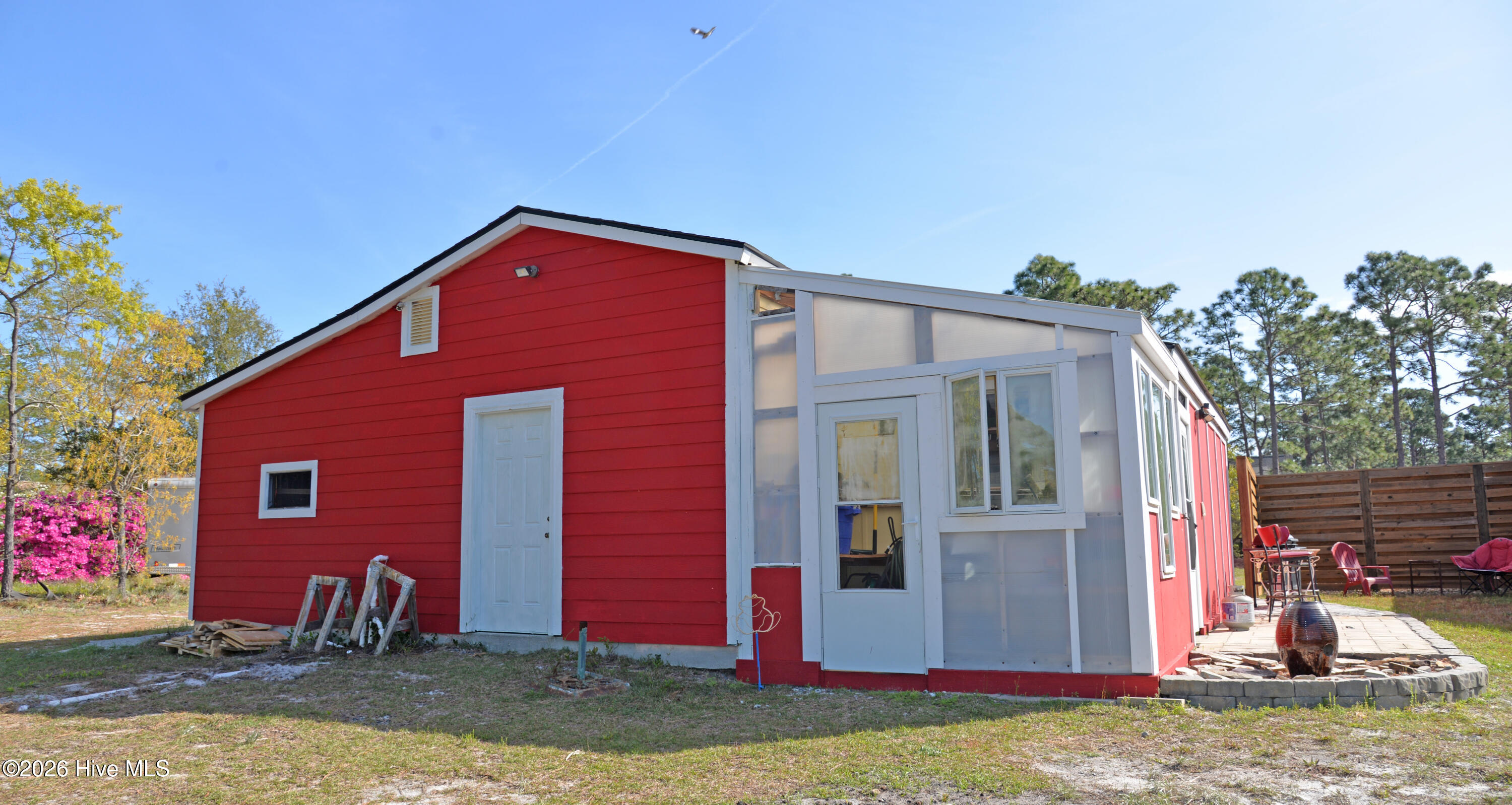 100564925 | Photo 40