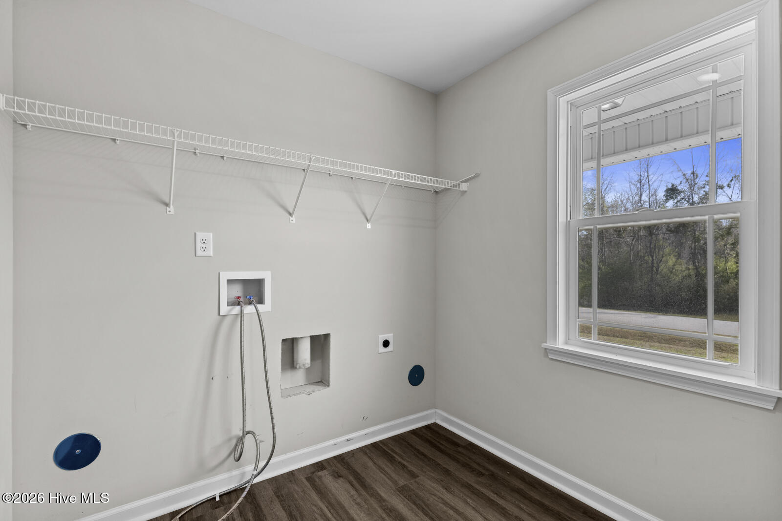 100542191 | Photo 12