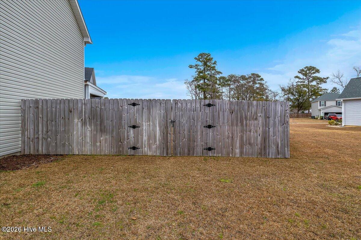 100558100 | Photo 57