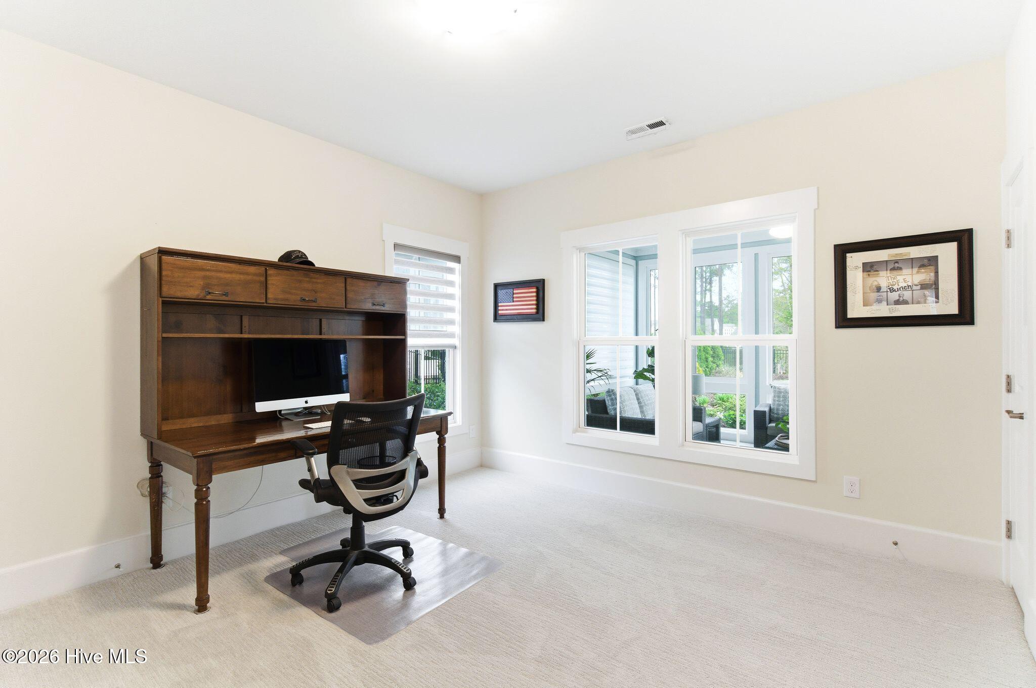 100566081 | Photo 26