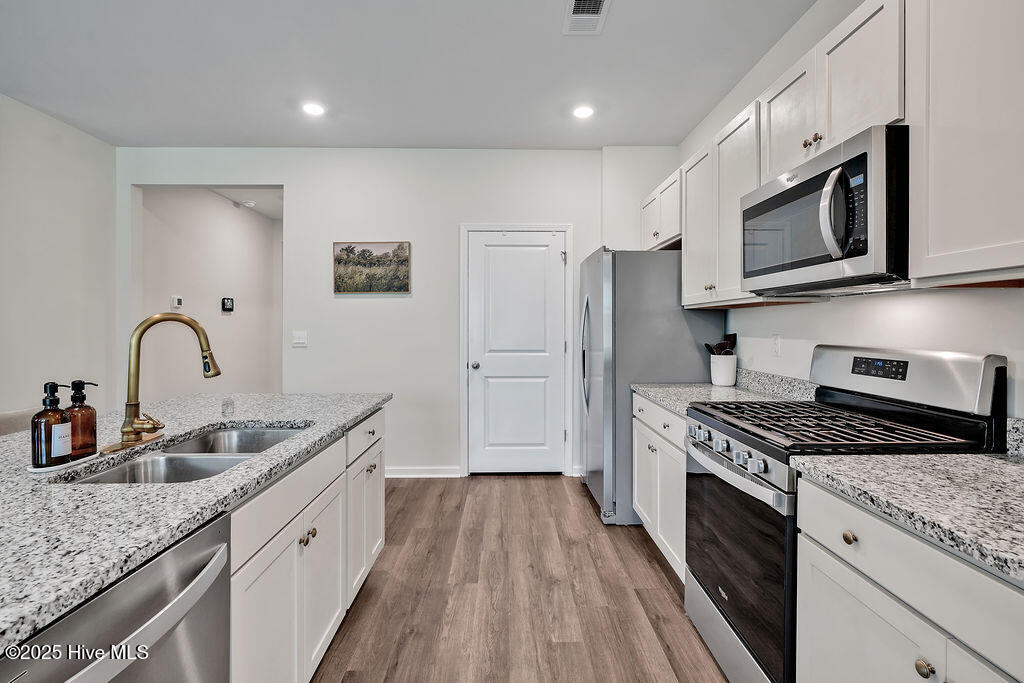 100538128 | Photo 20