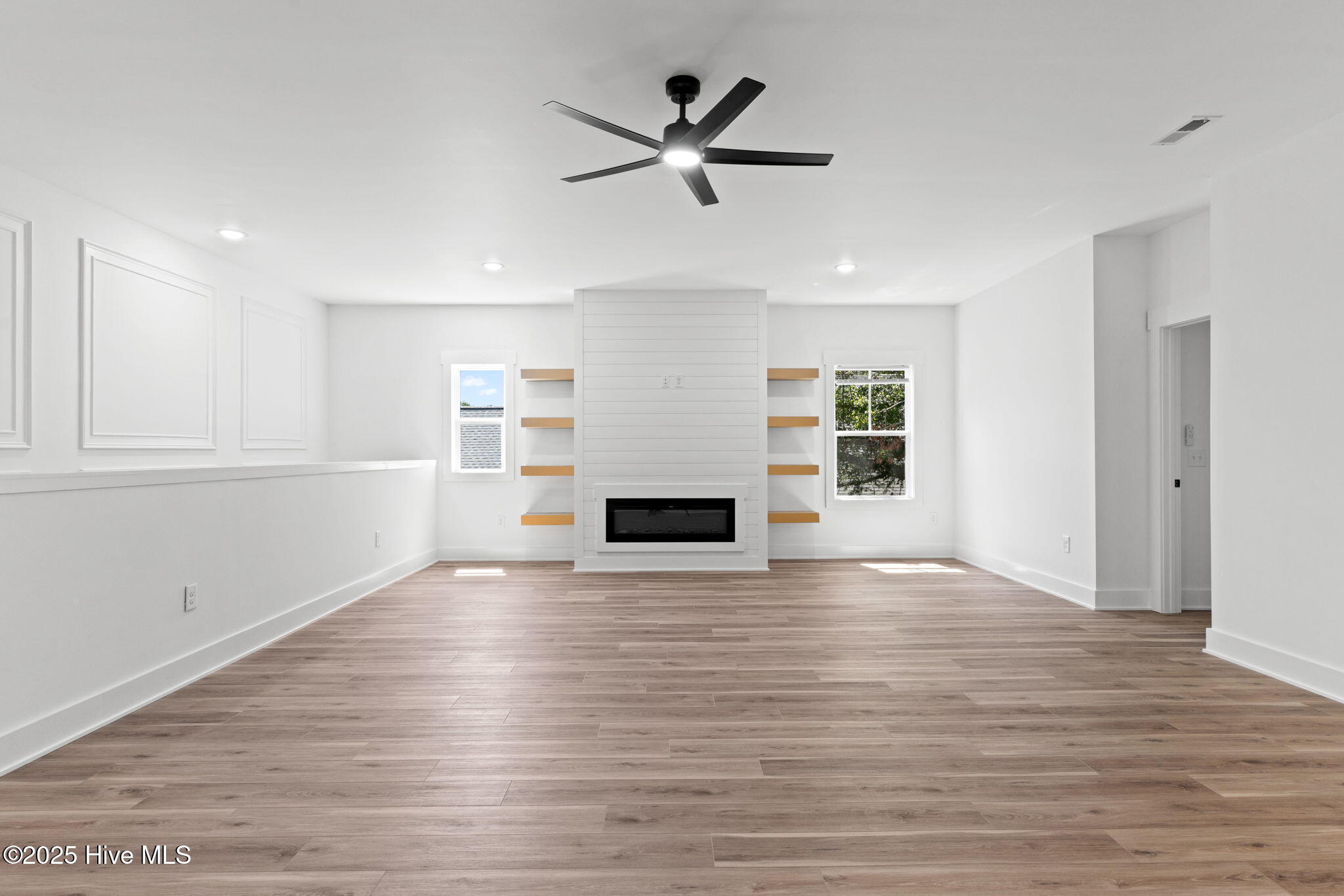 100529099 | Photo 32