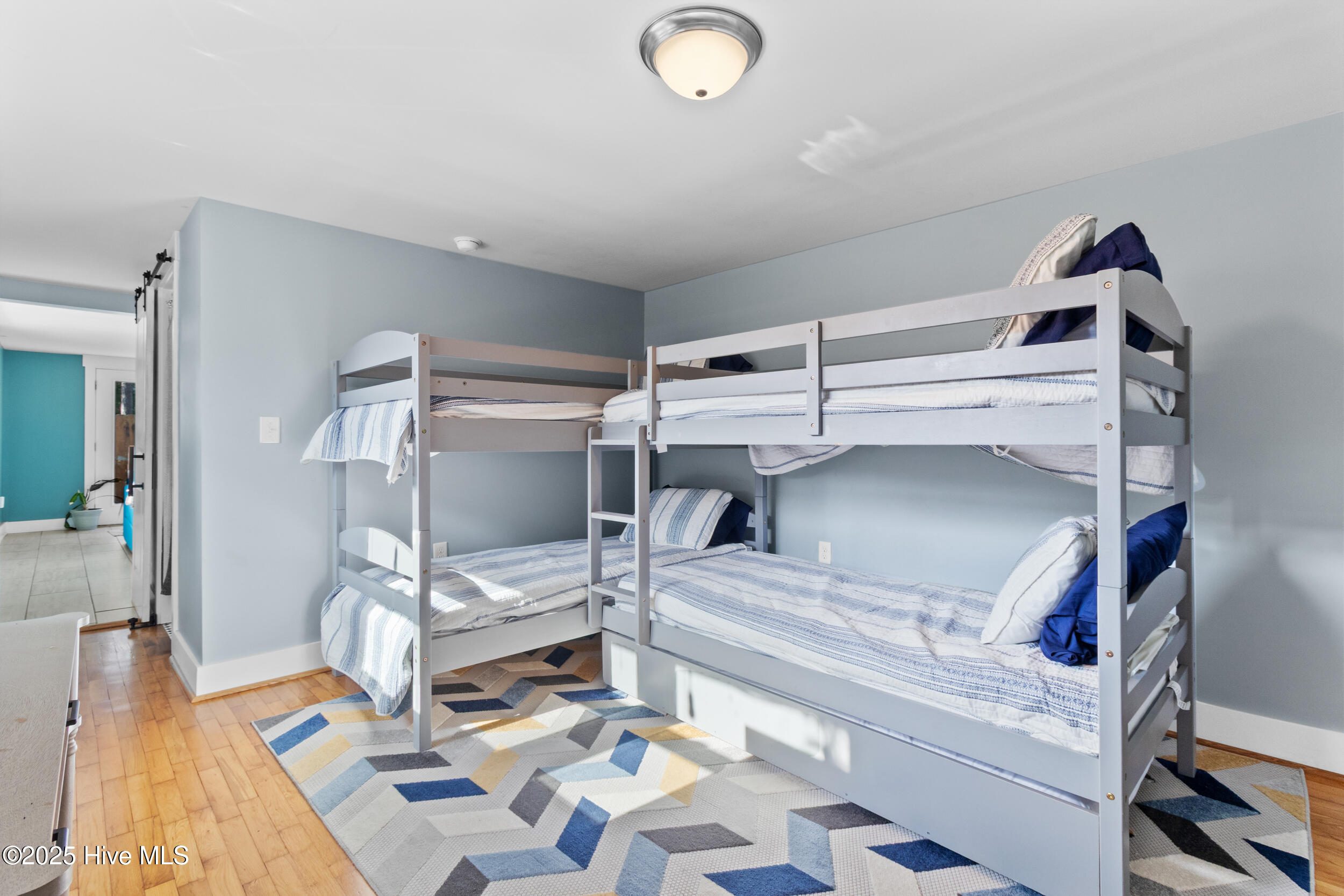 100557654 | Photo 17