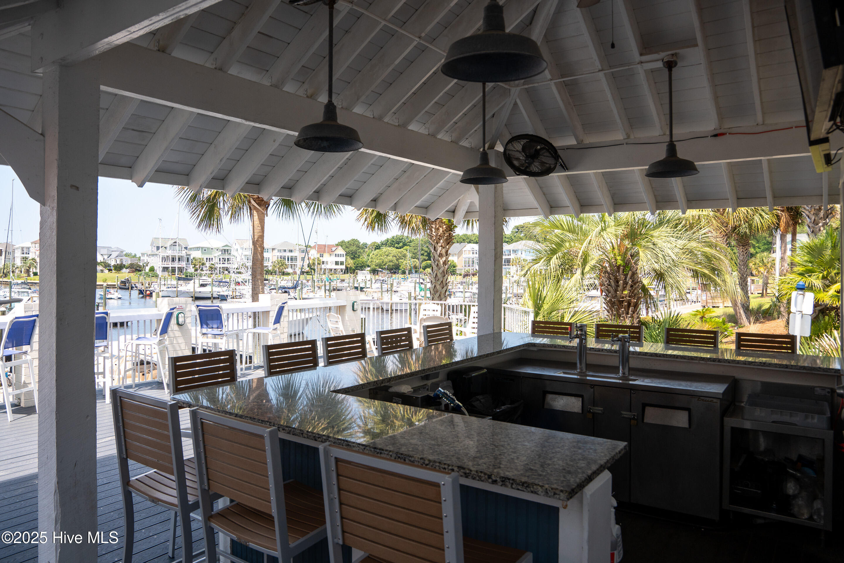 100541746 | Photo 80