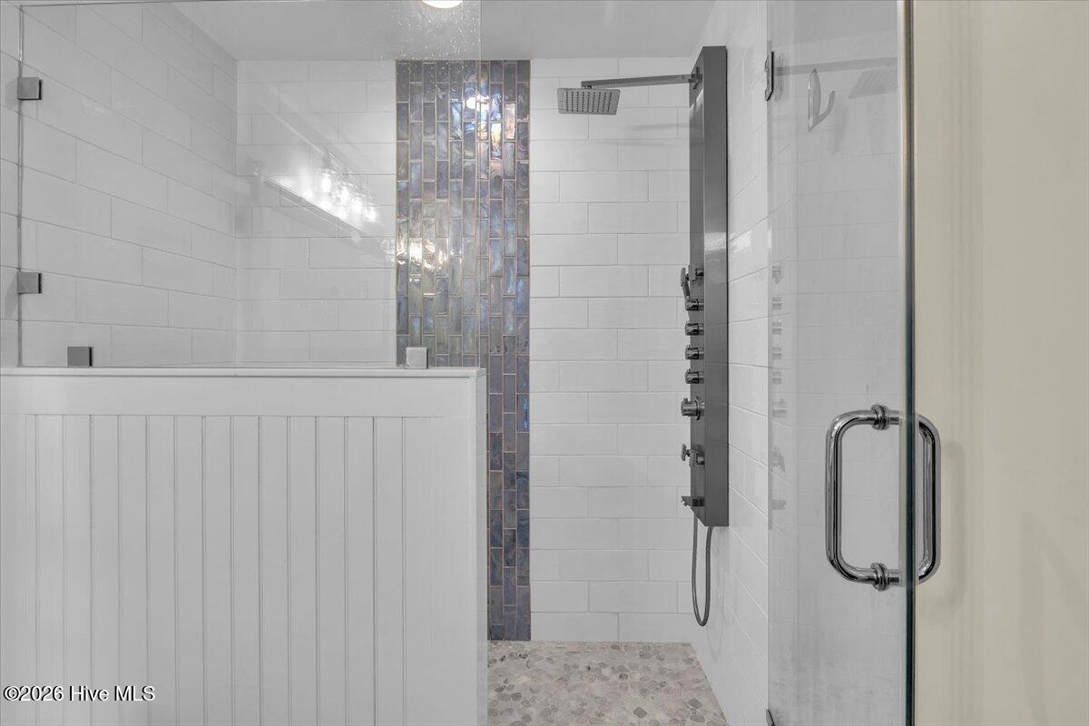 100550591 | Photo 34