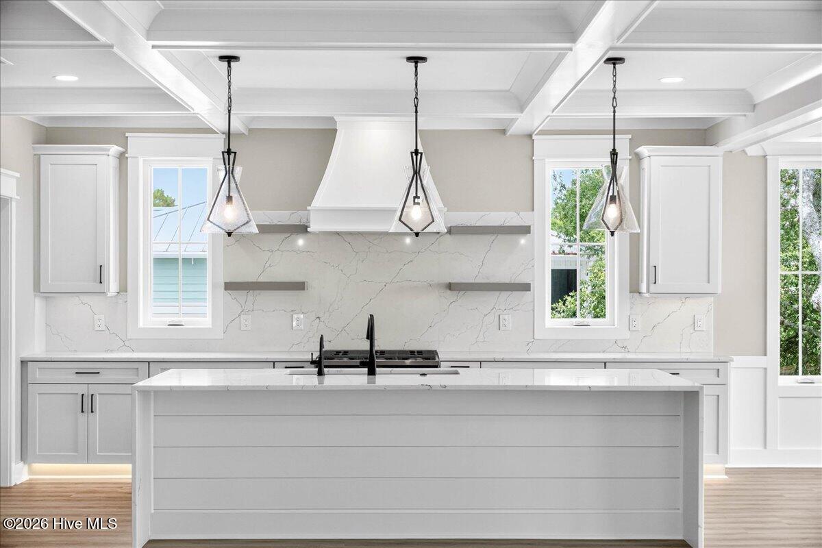 100562322 | Photo 63