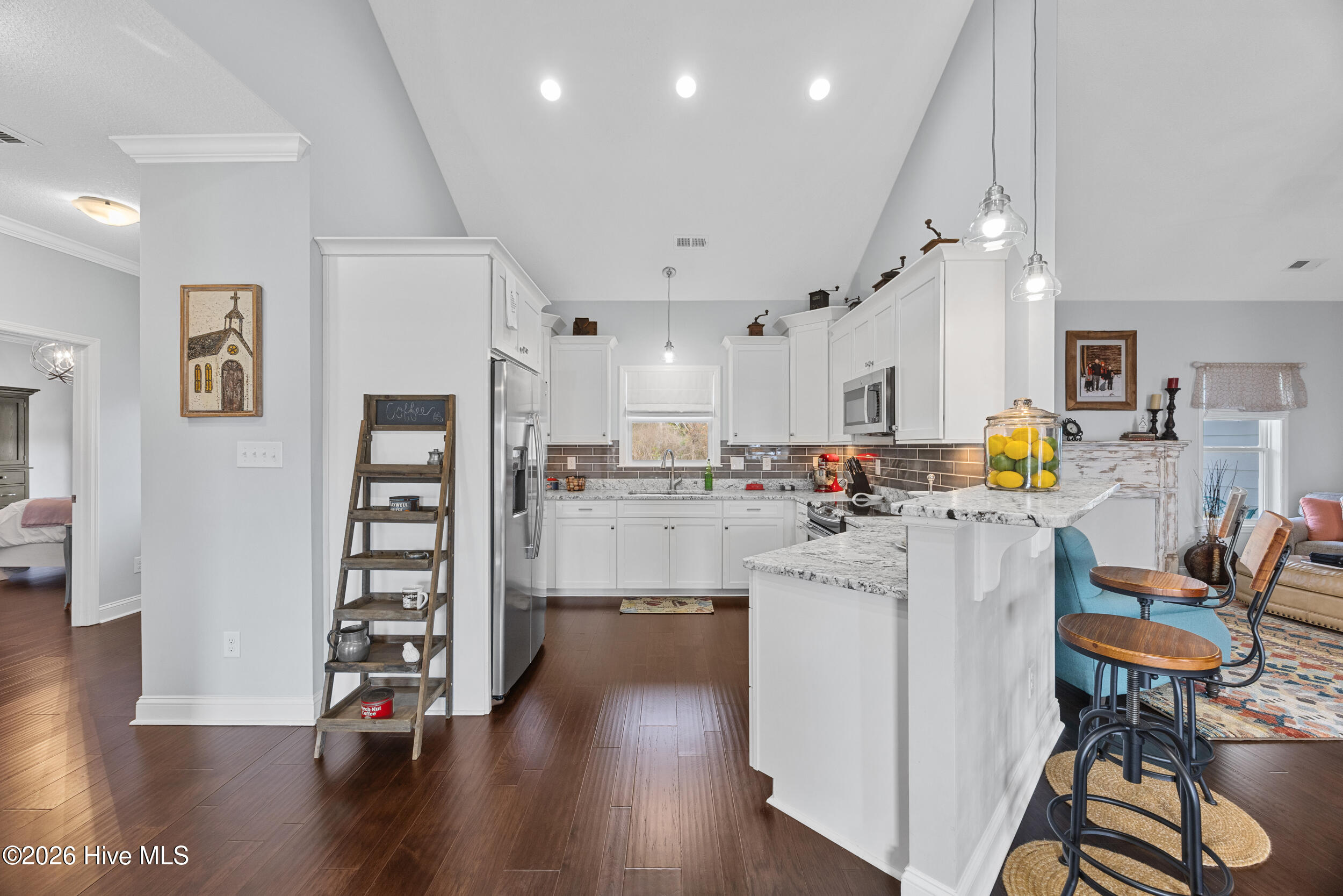 100556913 | Photo 23