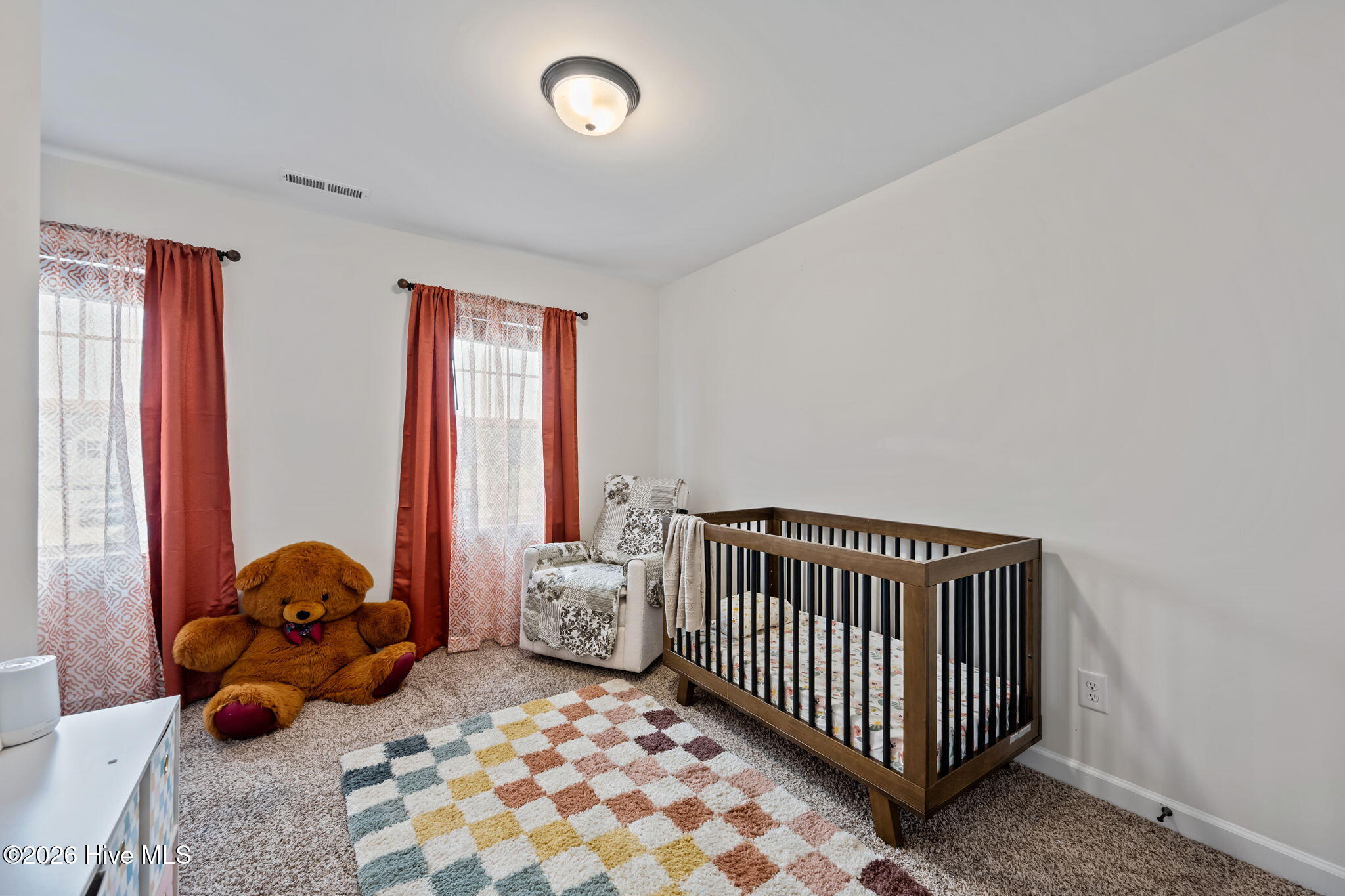 100557643 | Photo 34