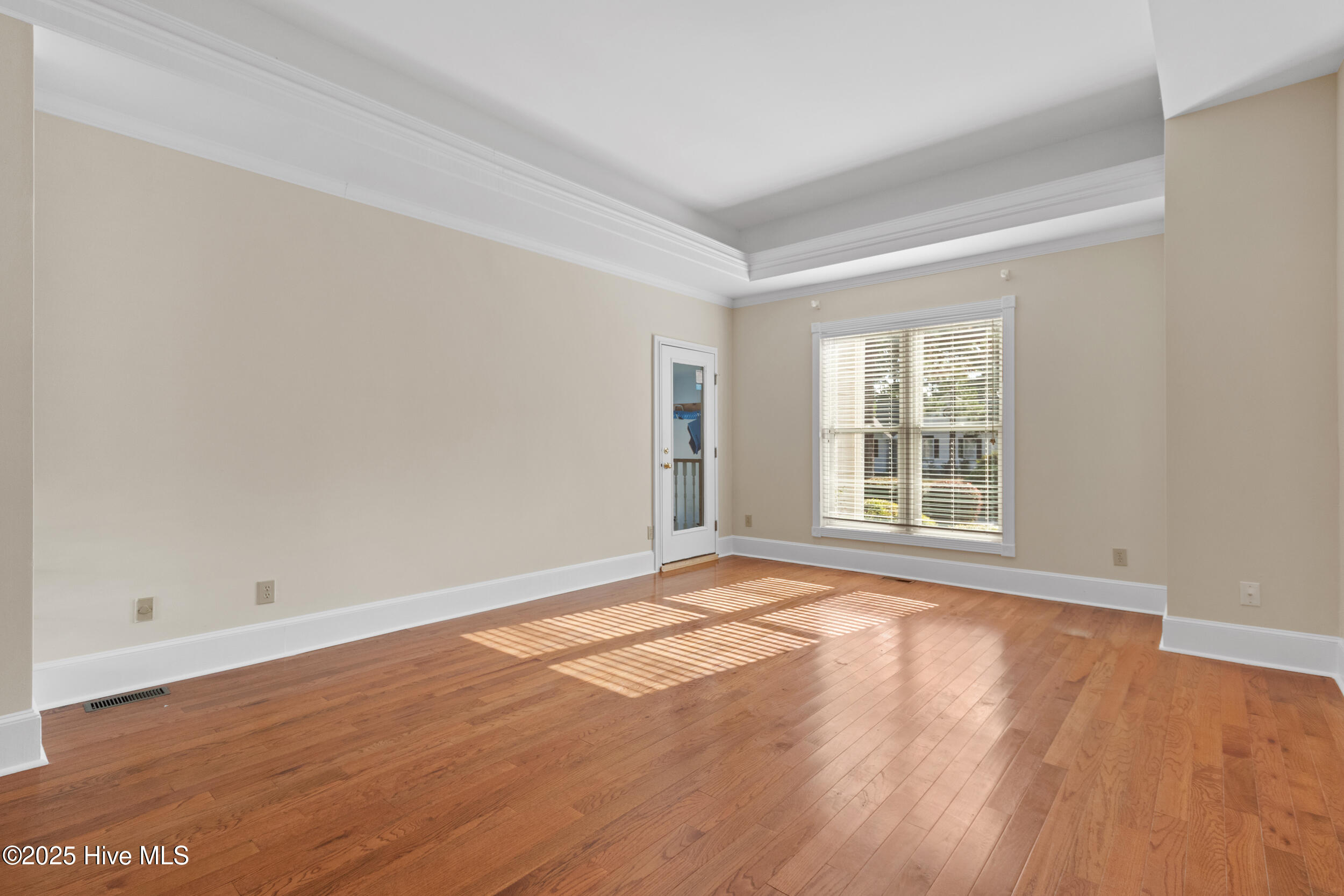 100531940 | Photo 15