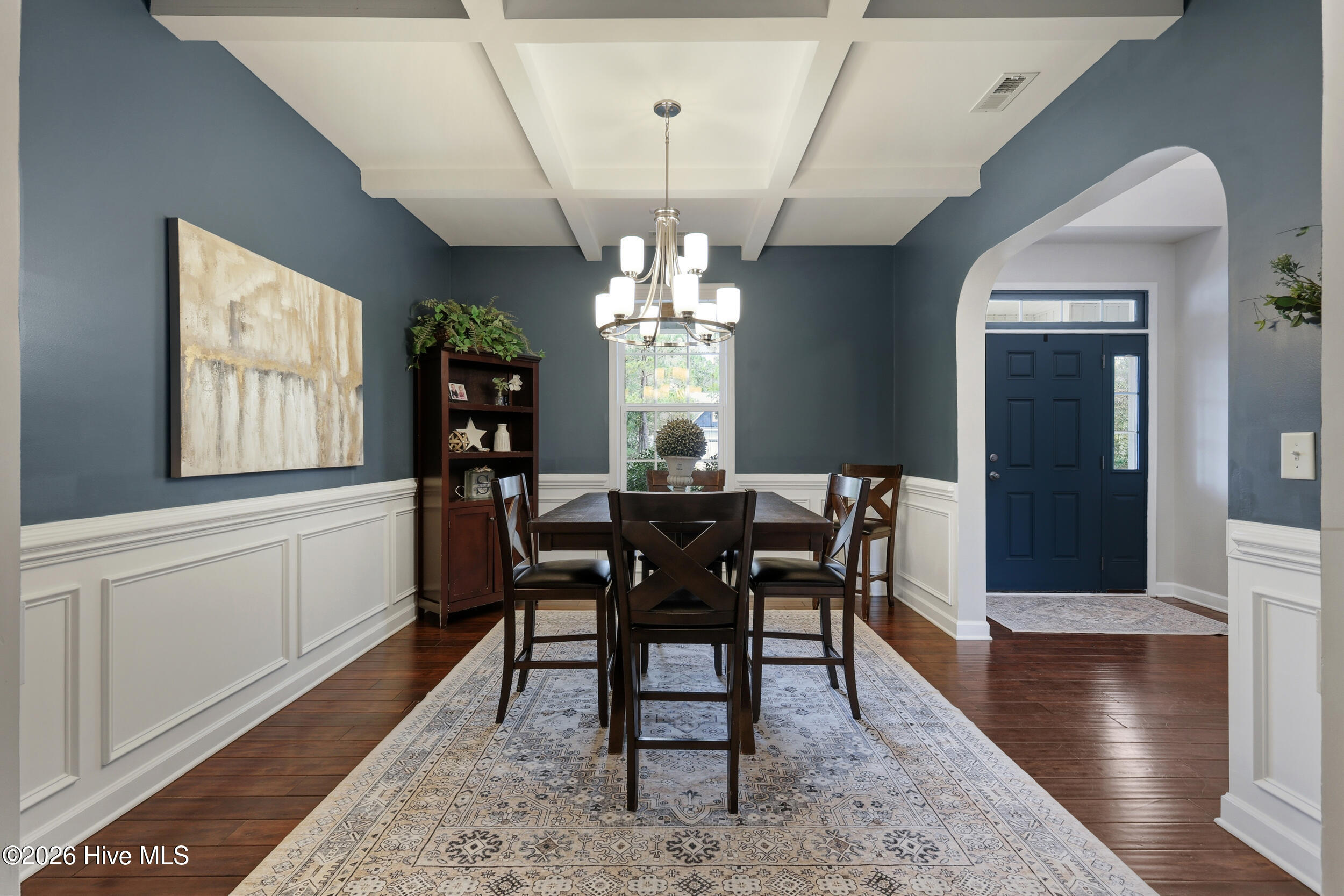 100562179 | Photo 26