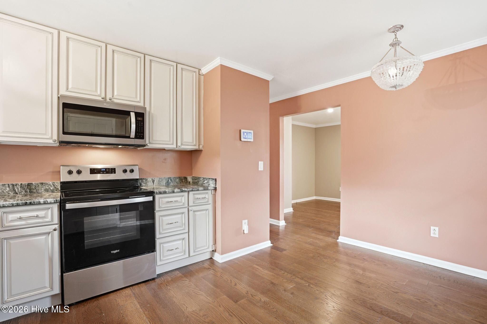 100559887 | Photo 21