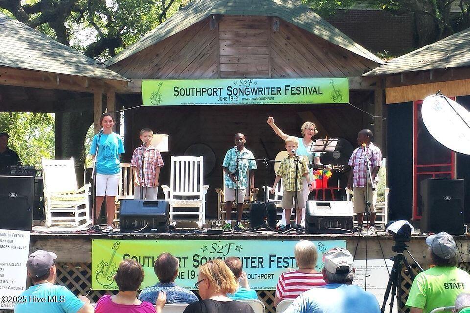 100521668 | Photo 30