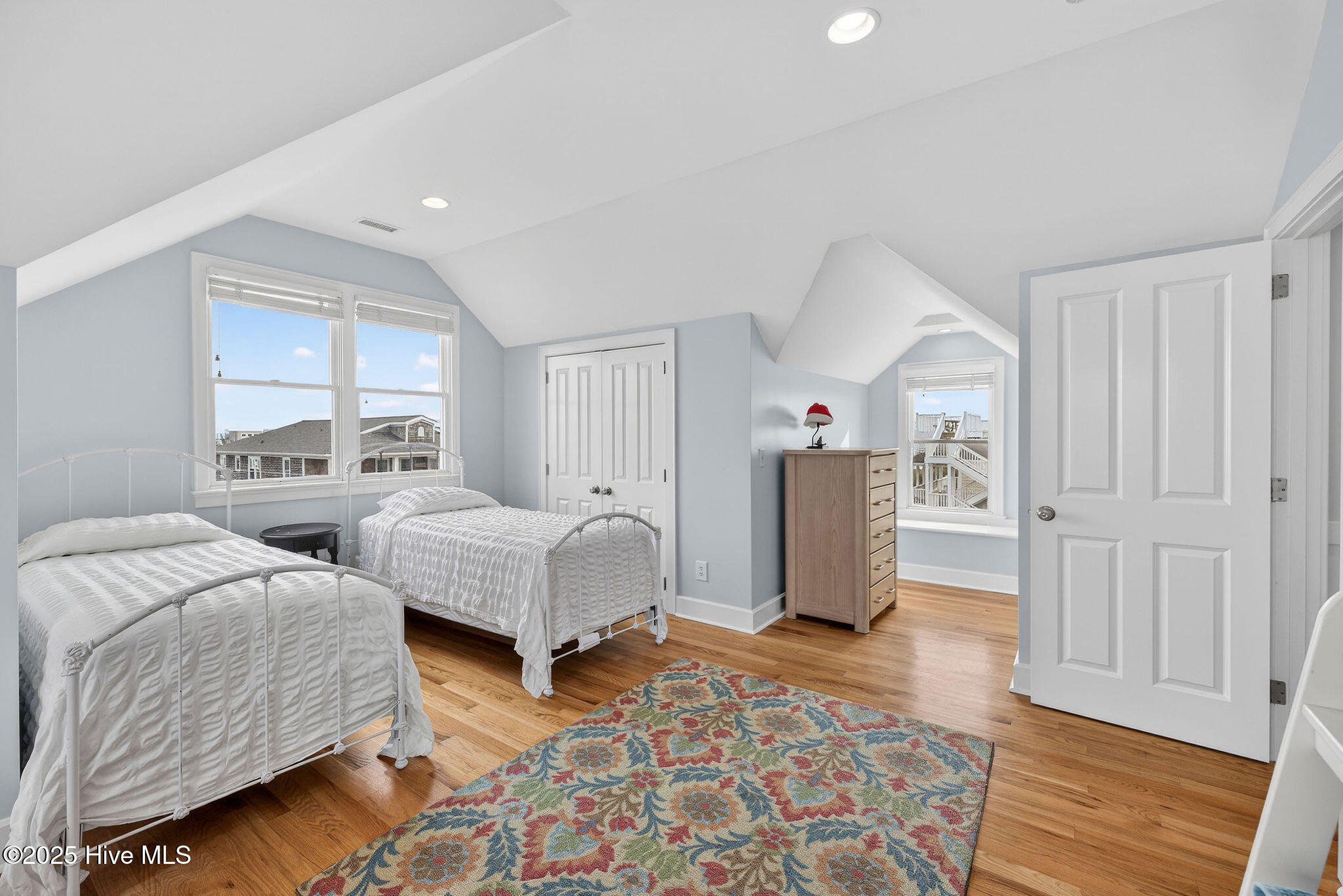 100546146 | Photo 43