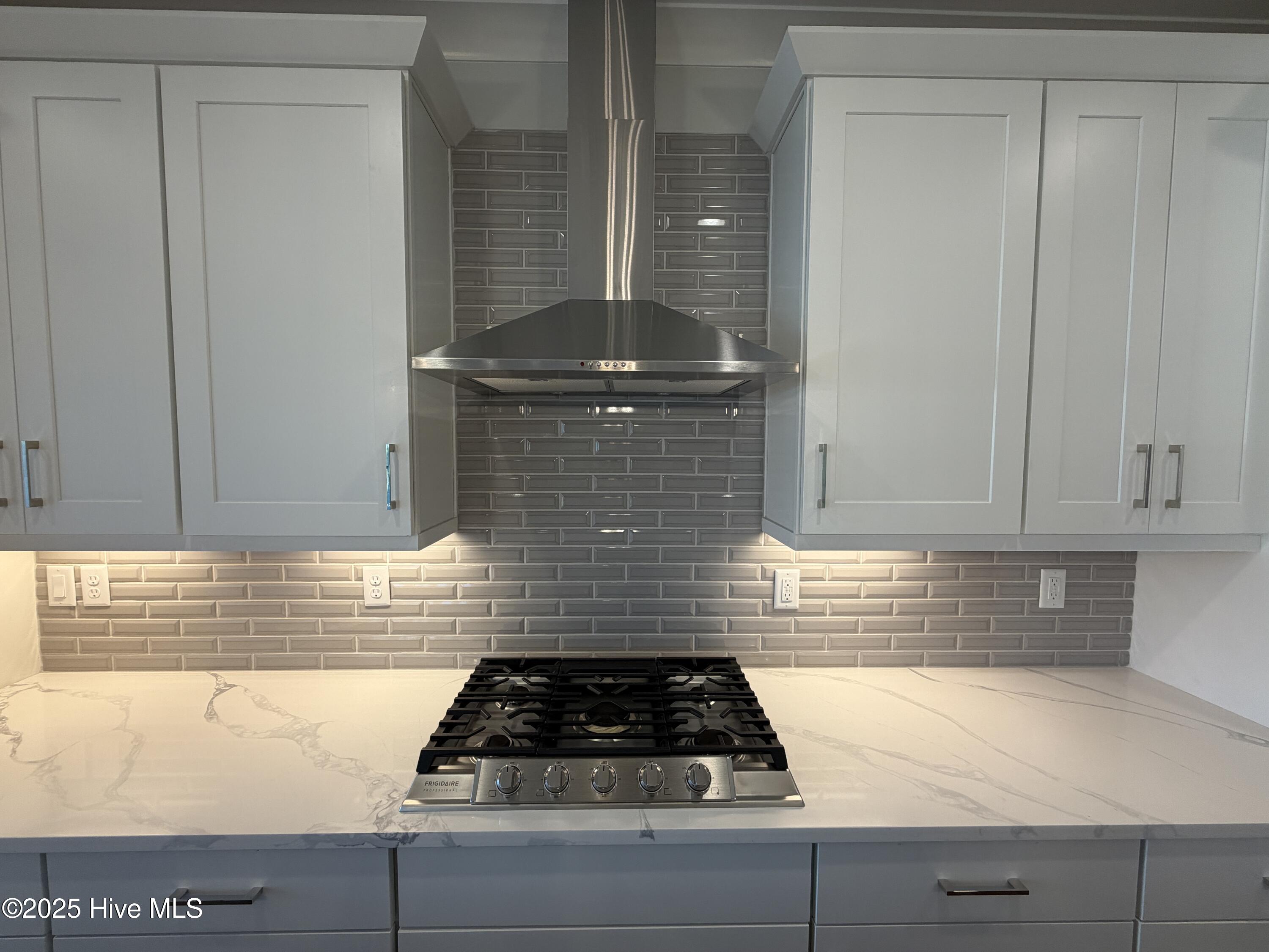 100518580 | Photo 23