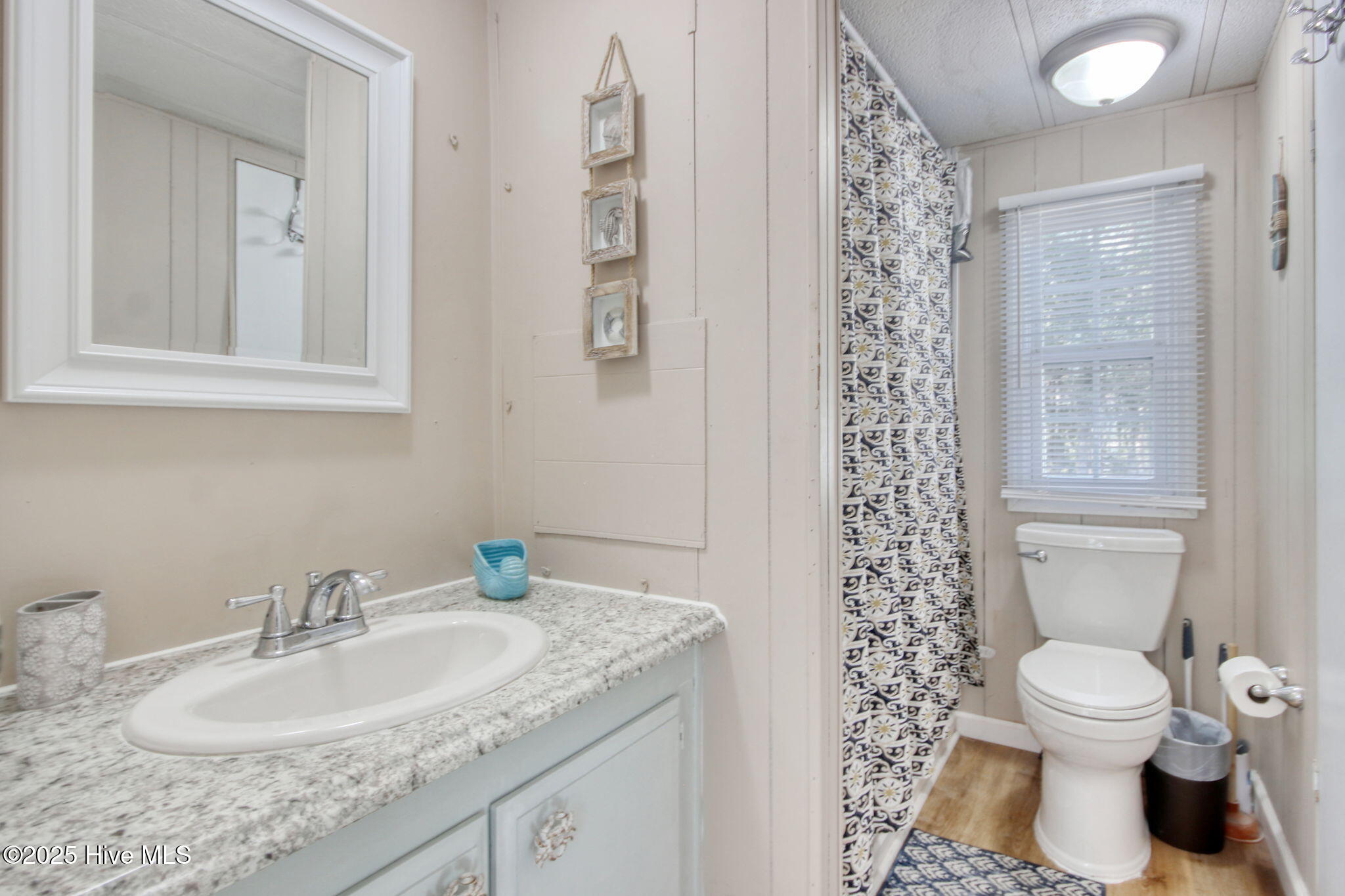 100566005 | Photo 12