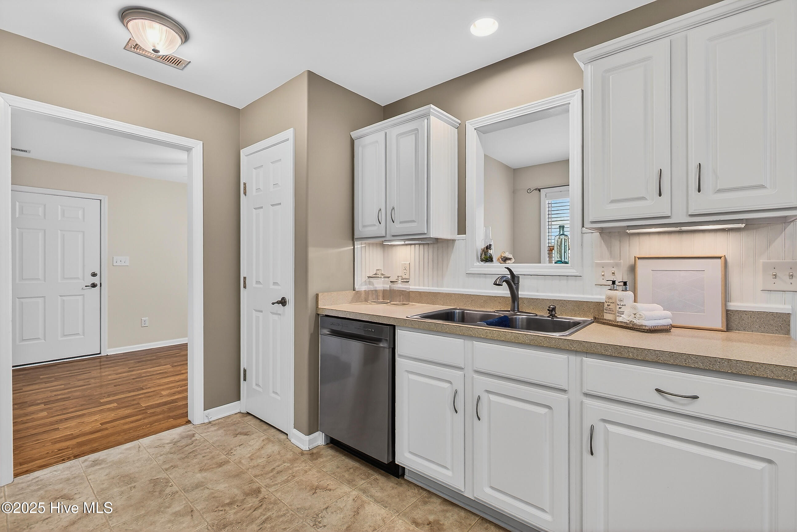 100546010 | Photo 17