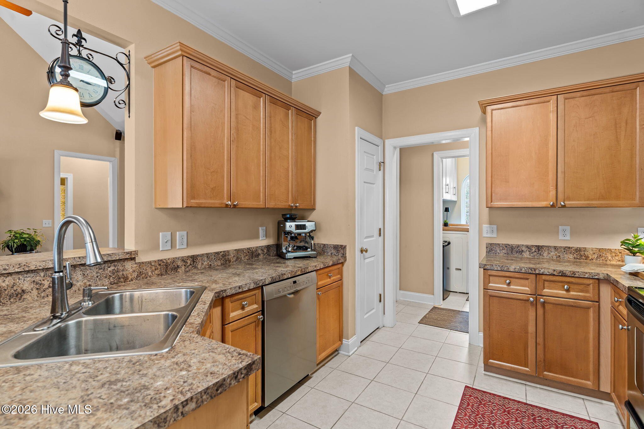 100556977 | Photo 32