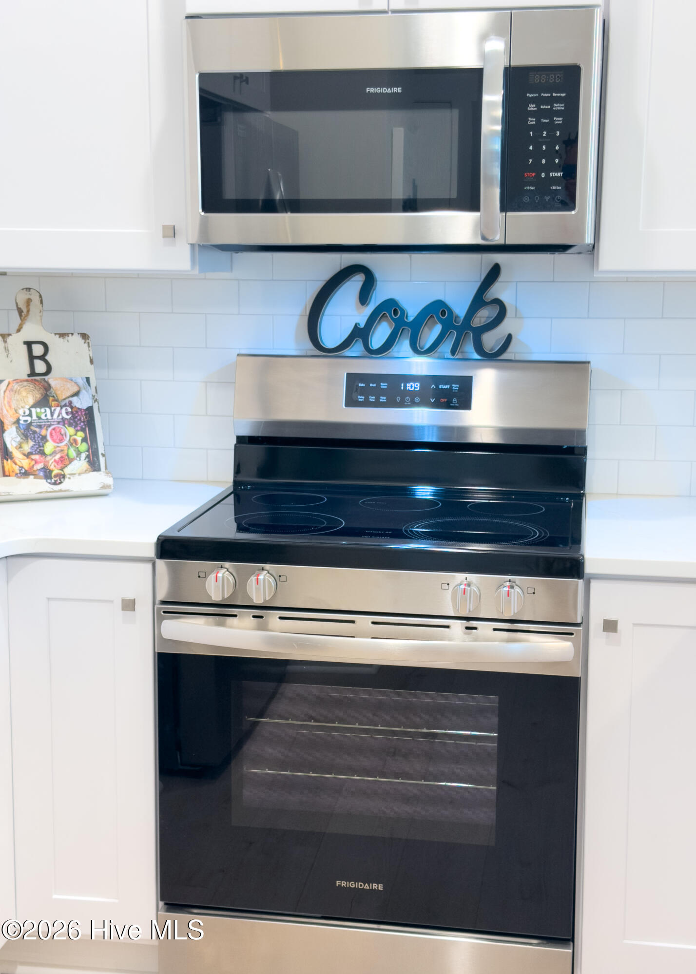 100548650 | Photo 14