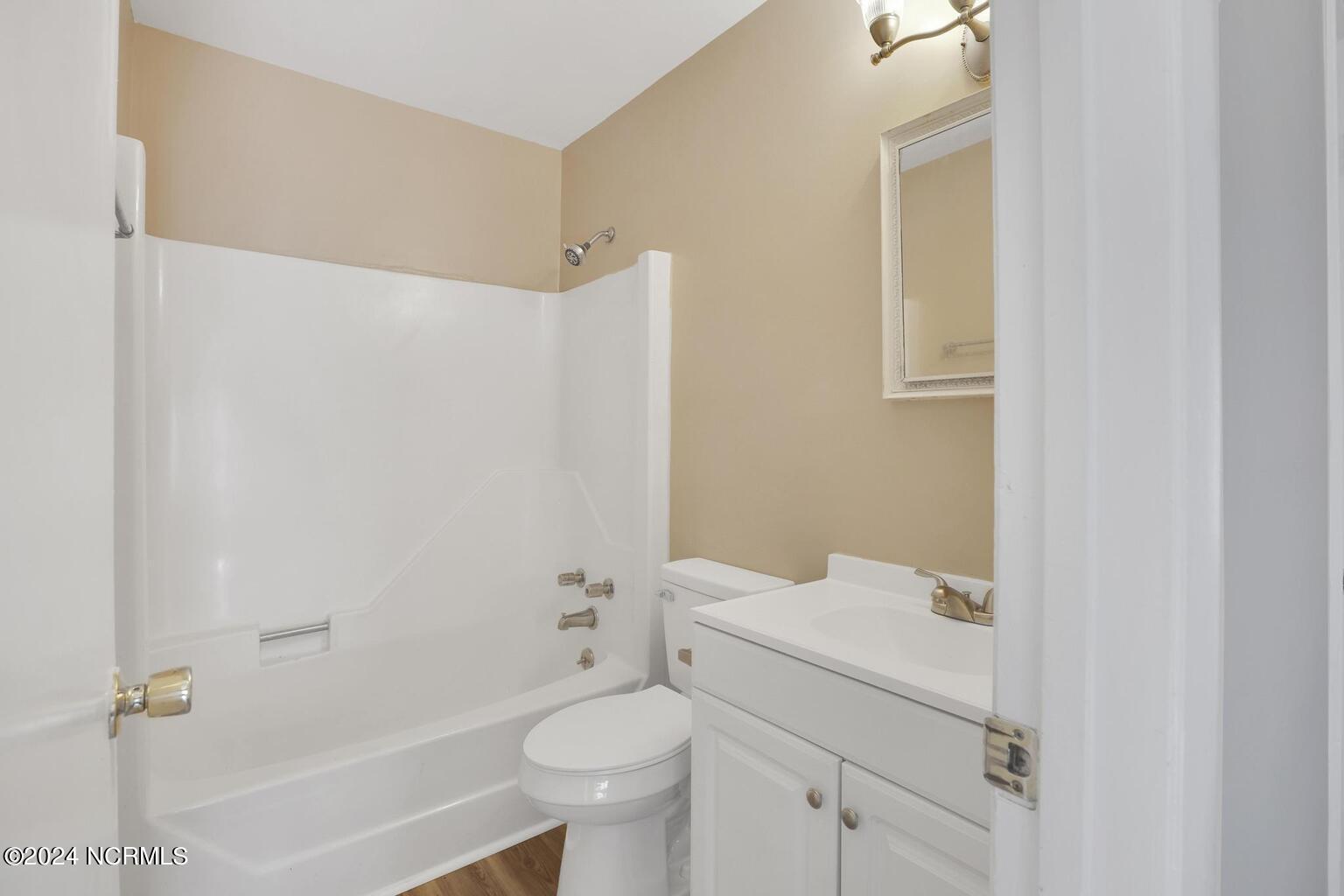 100565650 | Photo 22