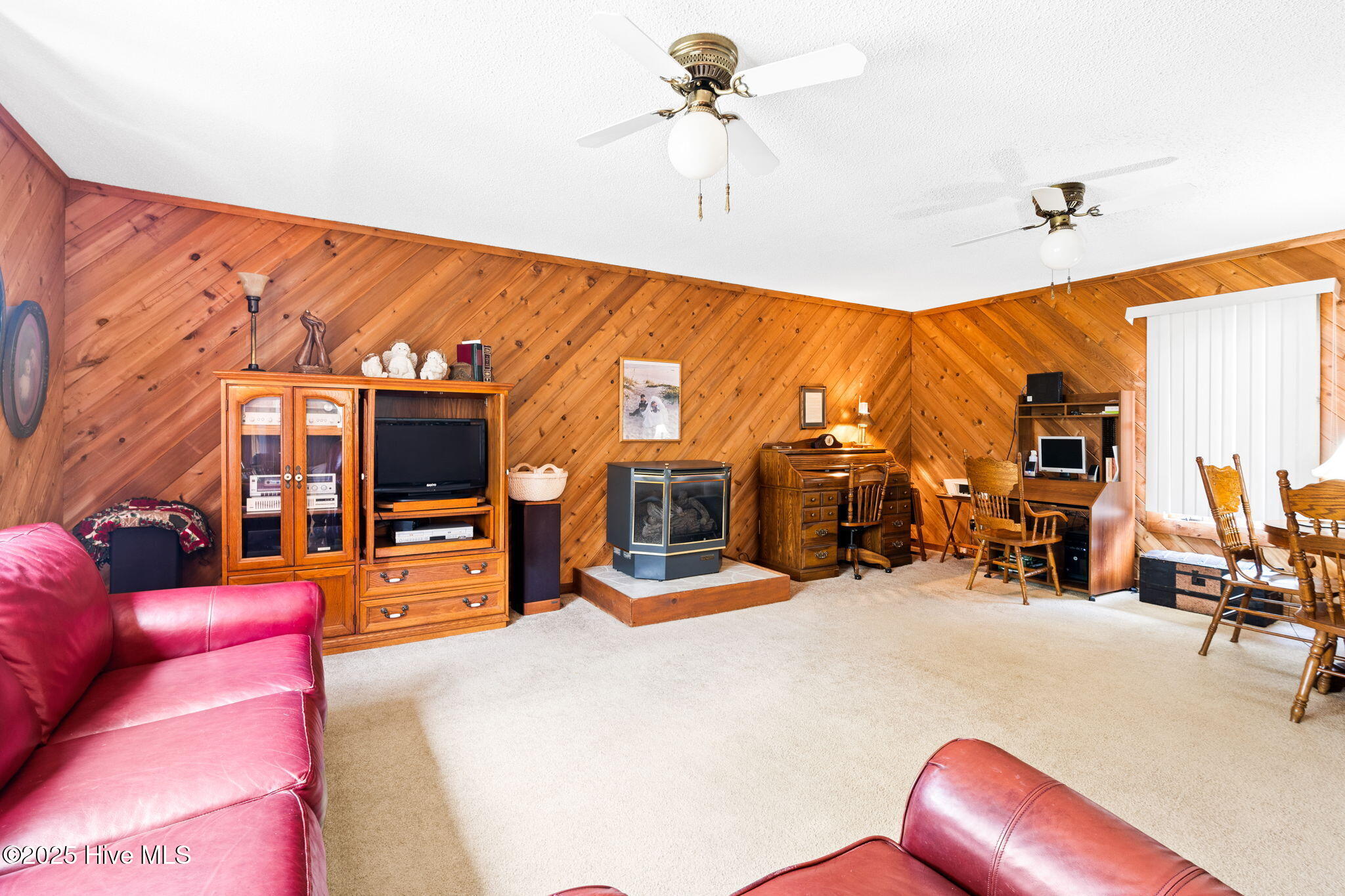 100499054 | Photo 33