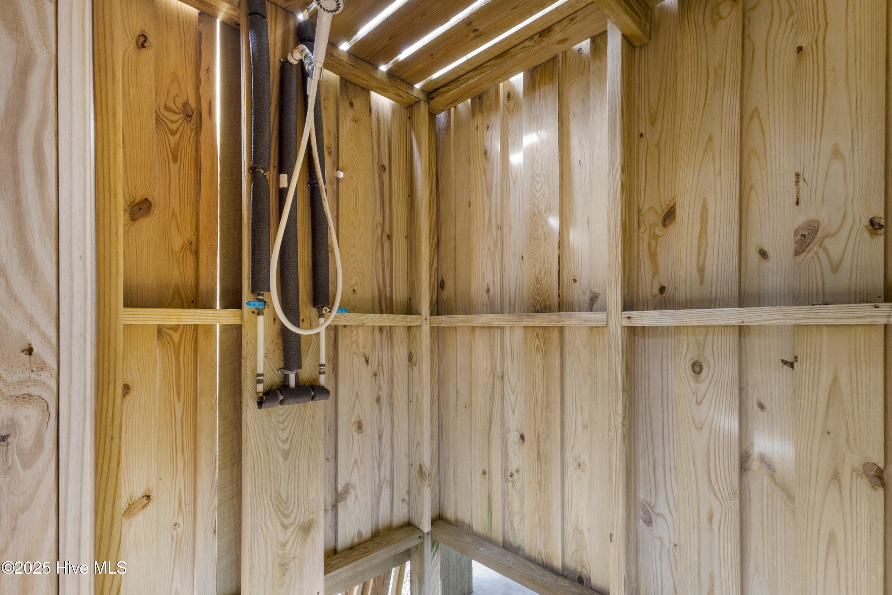 100557333 | Photo 43