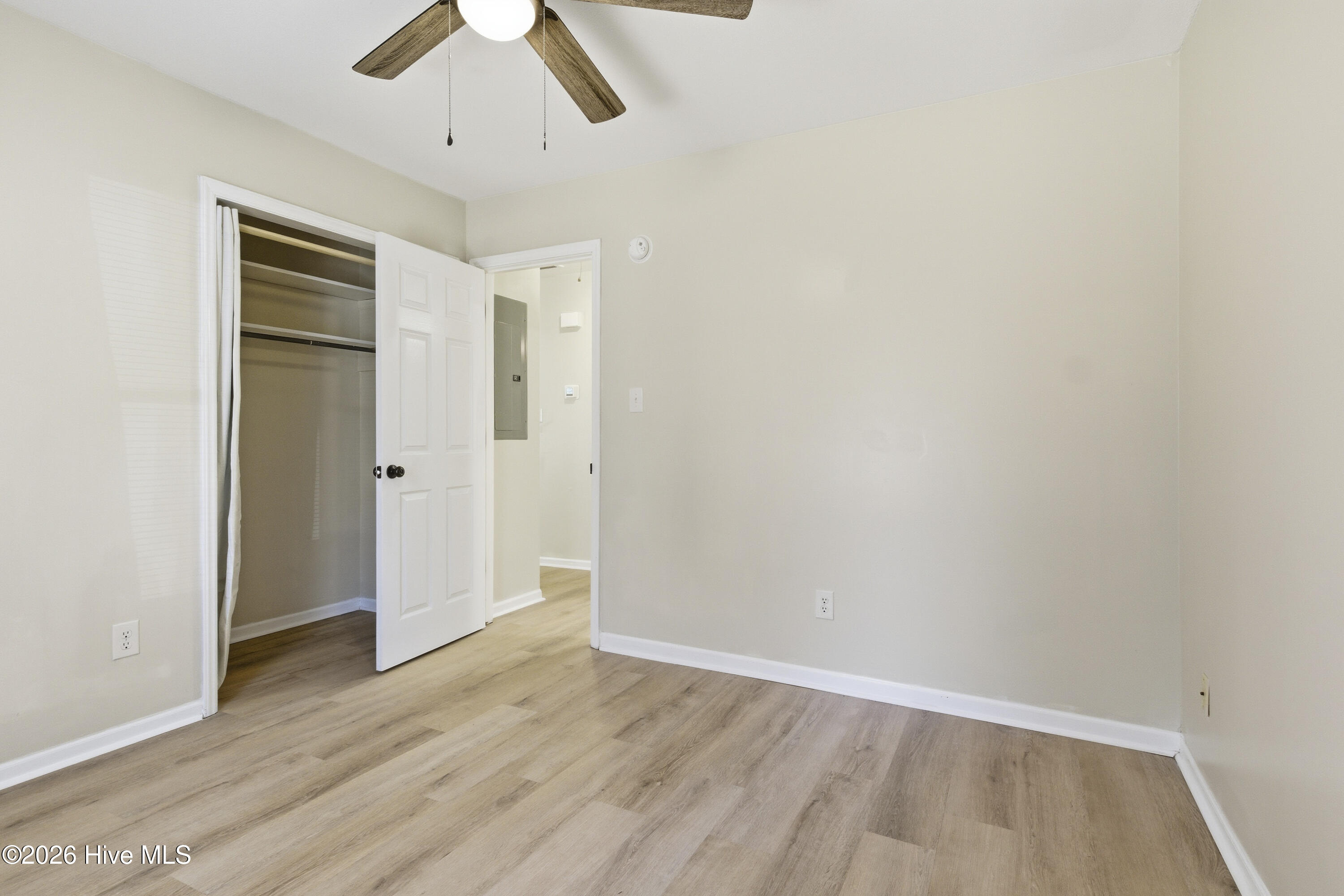 100551101 | Photo 17