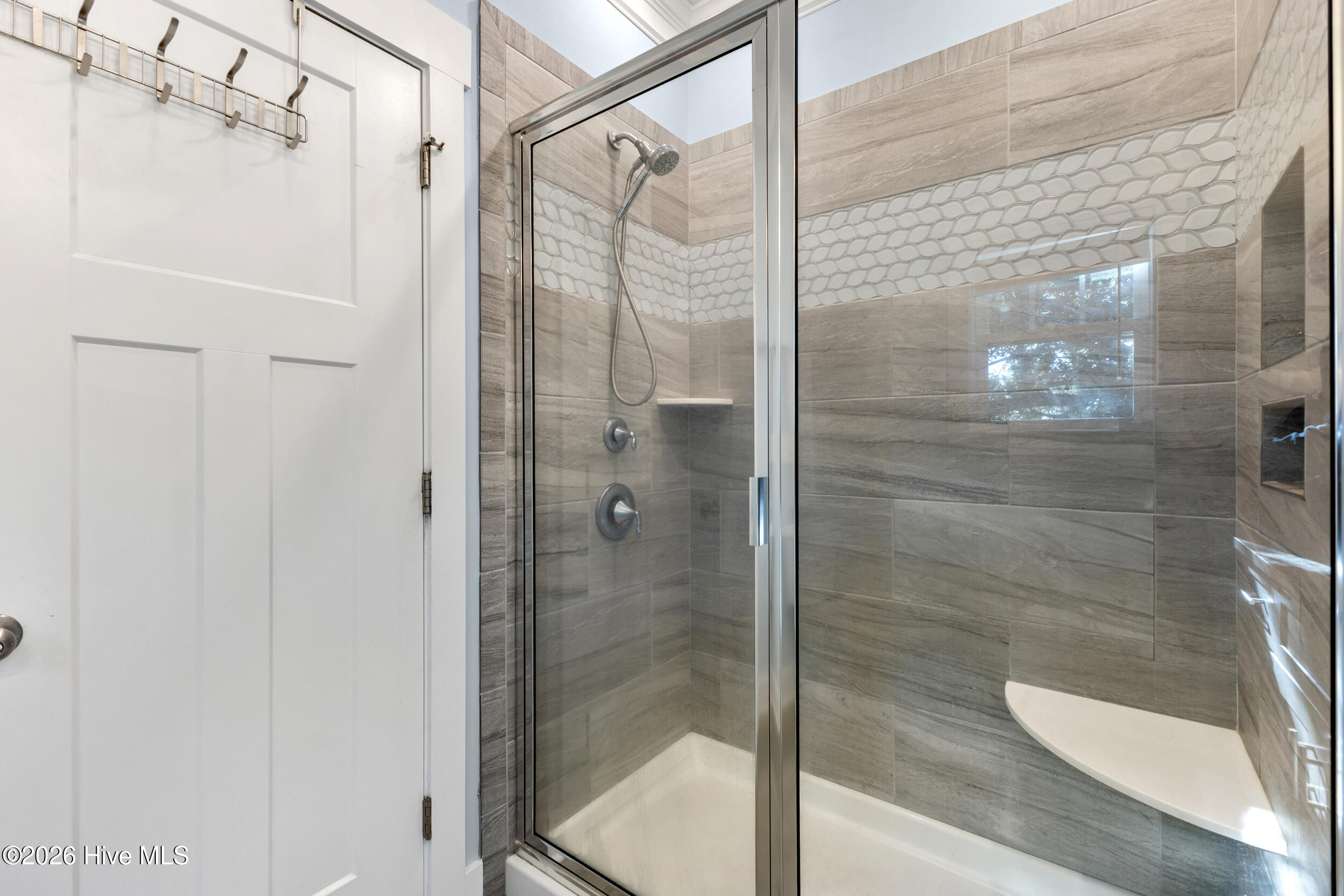 100547540 | Photo 17