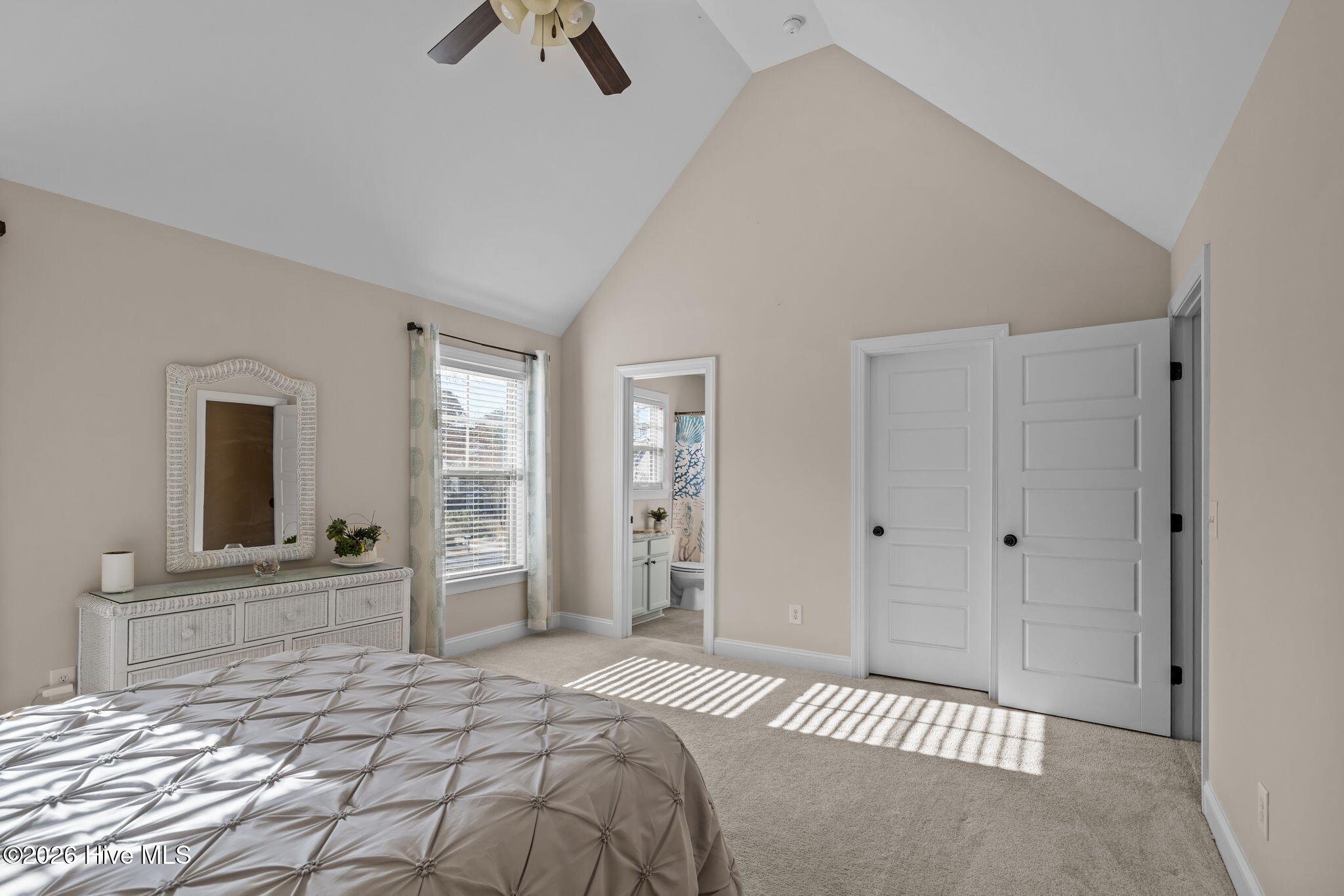 100549761 | Photo 31