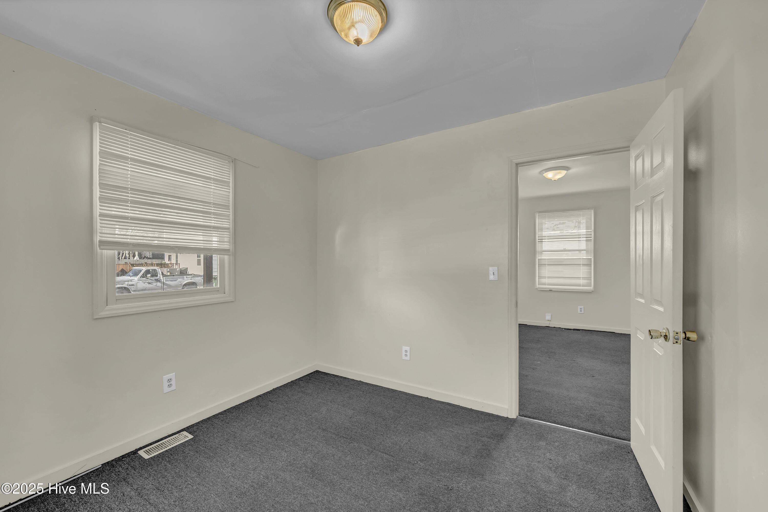 100545424 | Photo 10