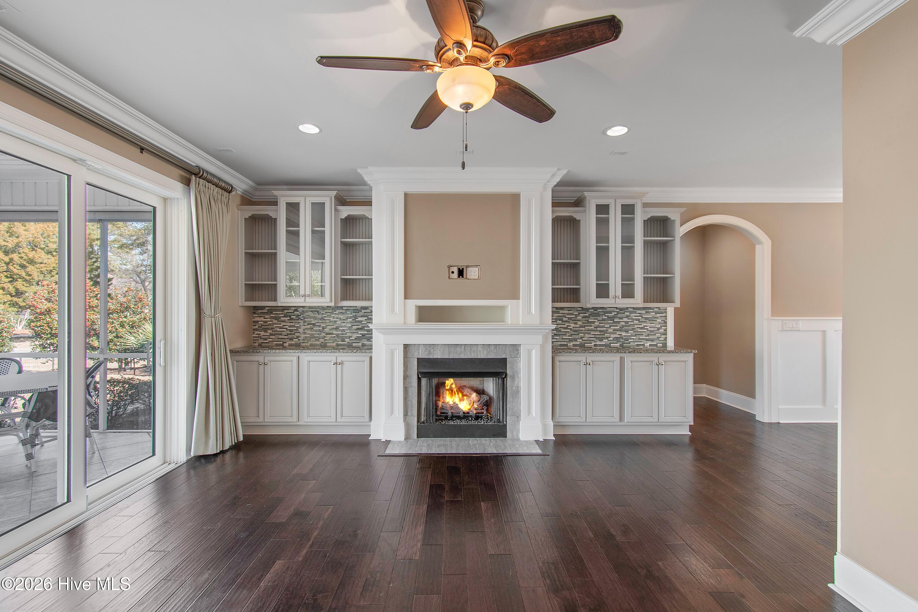 100554022 | Photo 12