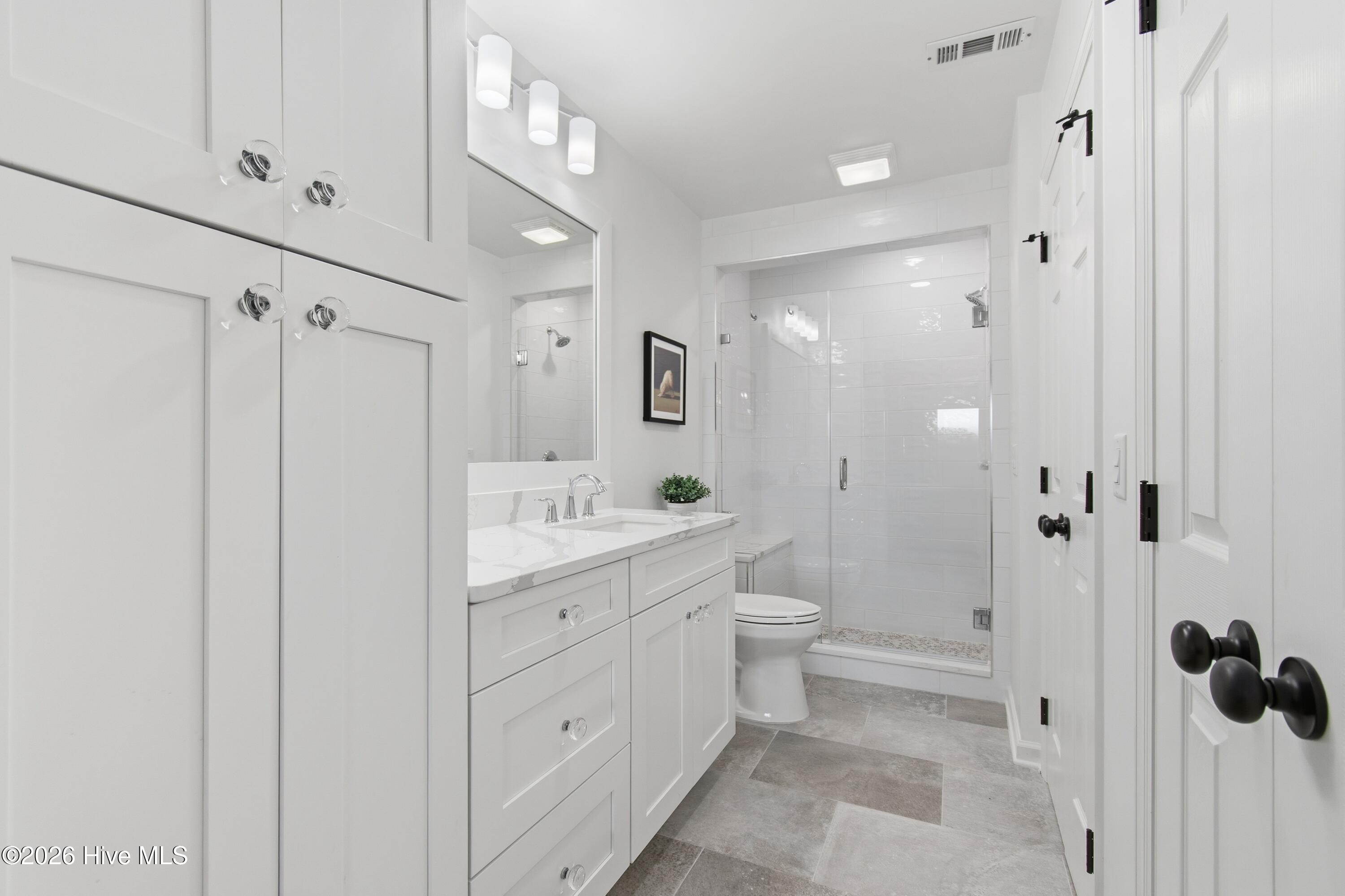 100562563 | Photo 19