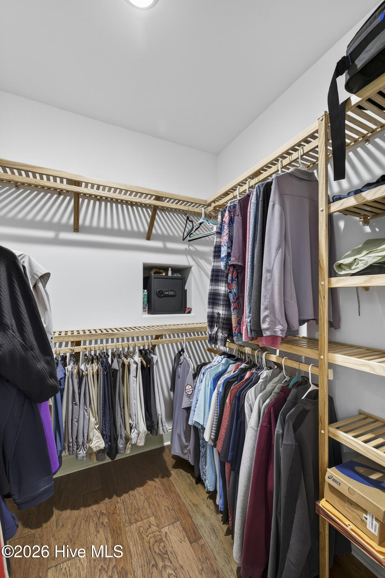 100551916 | Photo 16