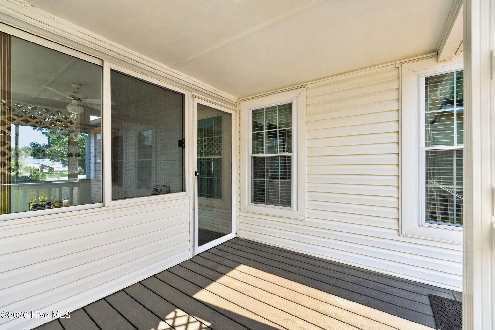 100569614 | Photo 31